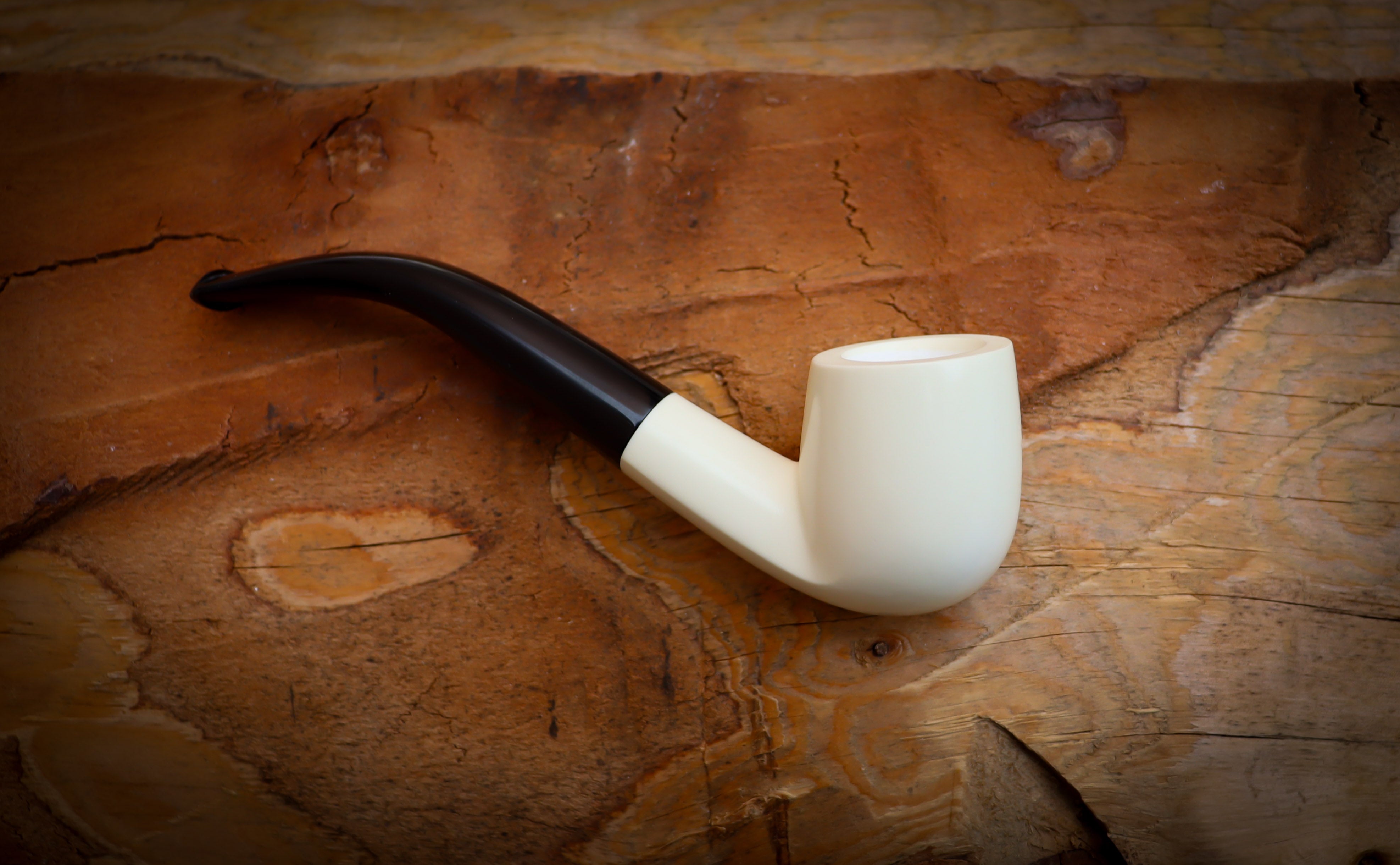 Bent Meerschaum Pipe