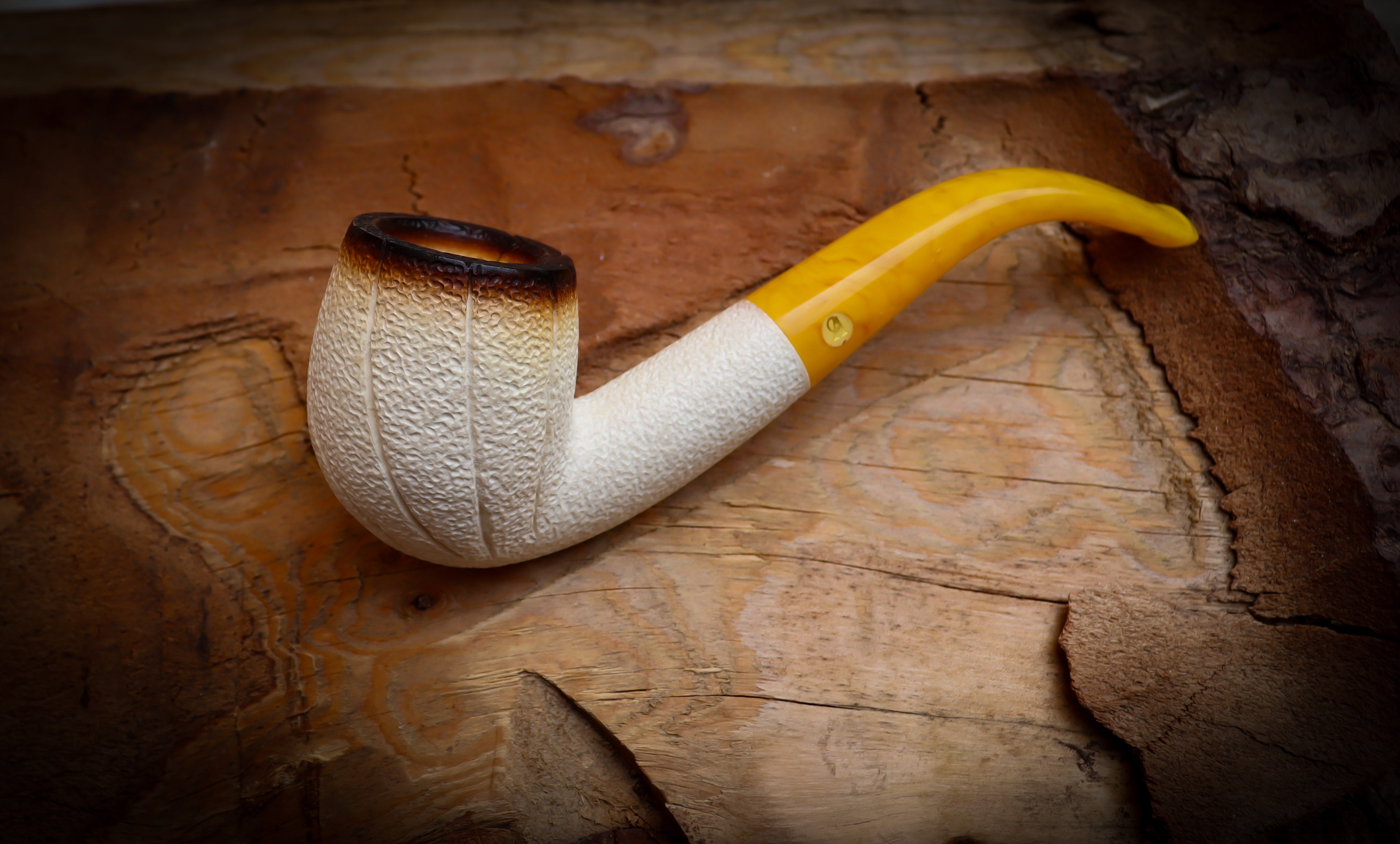 Lee Van Cleef, Rustic Patterned Special Hand Crafted Lee Van Cleef Meerschaum Pipe With Leather Box -Astaş Meerschaum, LVC Meerschaum