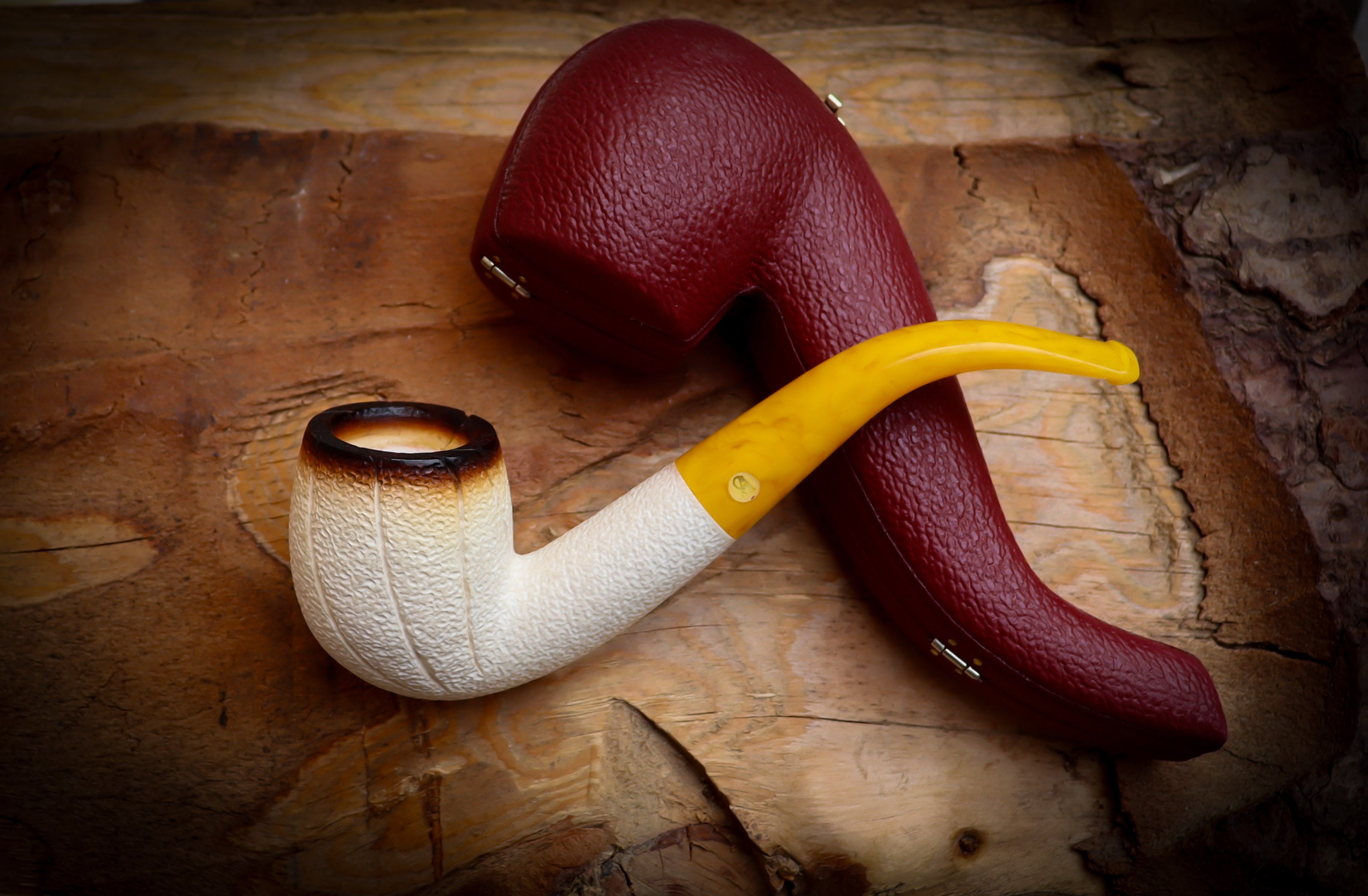 Lee Van Cleef, Rustic Patterned Special Hand Crafted Lee Van Cleef Meerschaum Pipe With Leather Box -Astaş Meerschaum, LVC Meerschaum