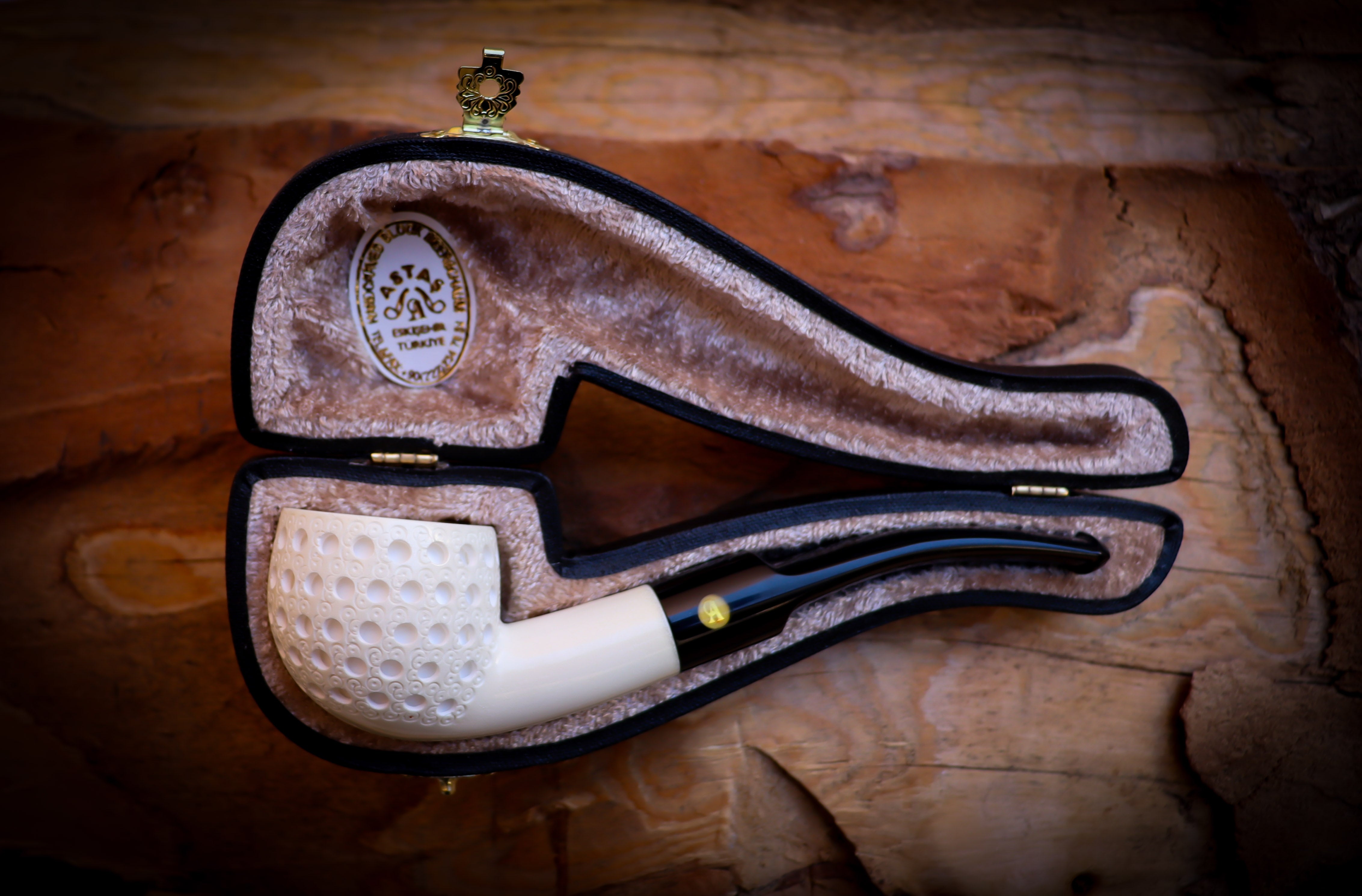 Dublin Meerschaum, Embriodered Special Handmade Block Meerschaum Pipe With Leather Box- Astaş Meerschaum