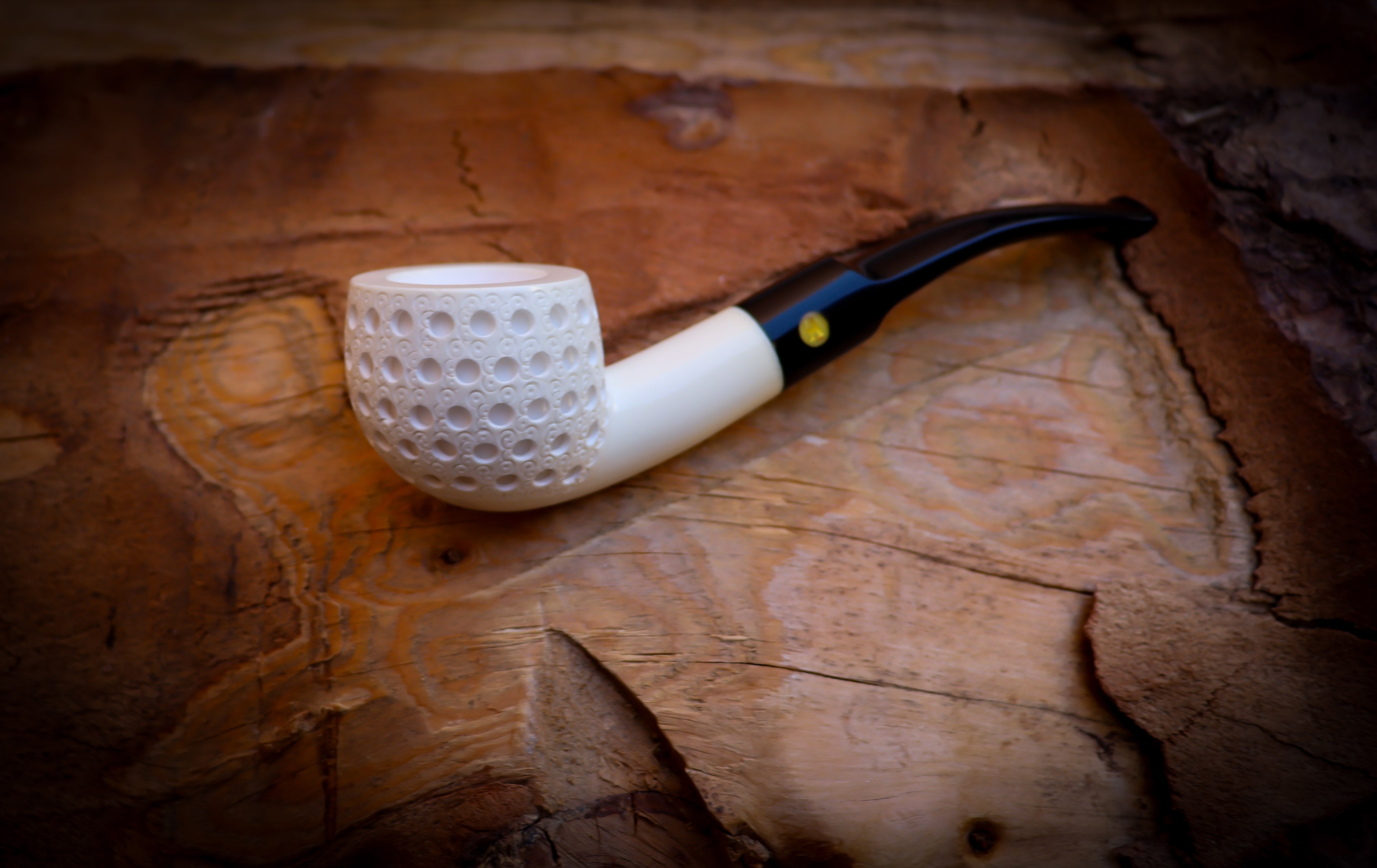 Dublin Meerschaum, Embriodered Special Handmade Block Meerschaum Pipe With Leather Box- Astaş Meerschaum