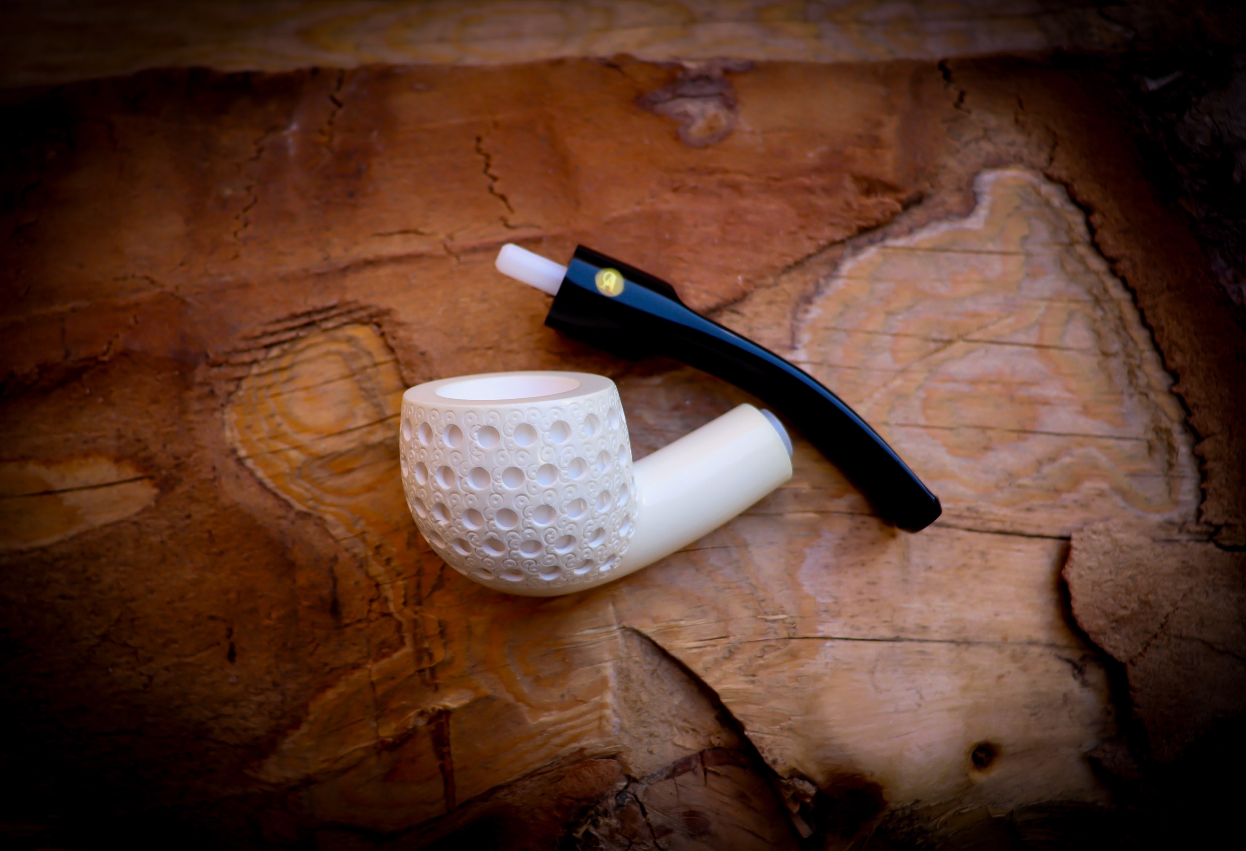 Dublin Meerschaum, Embriodered Special Handmade Block Meerschaum Pipe With Leather Box- Astaş Meerschaum