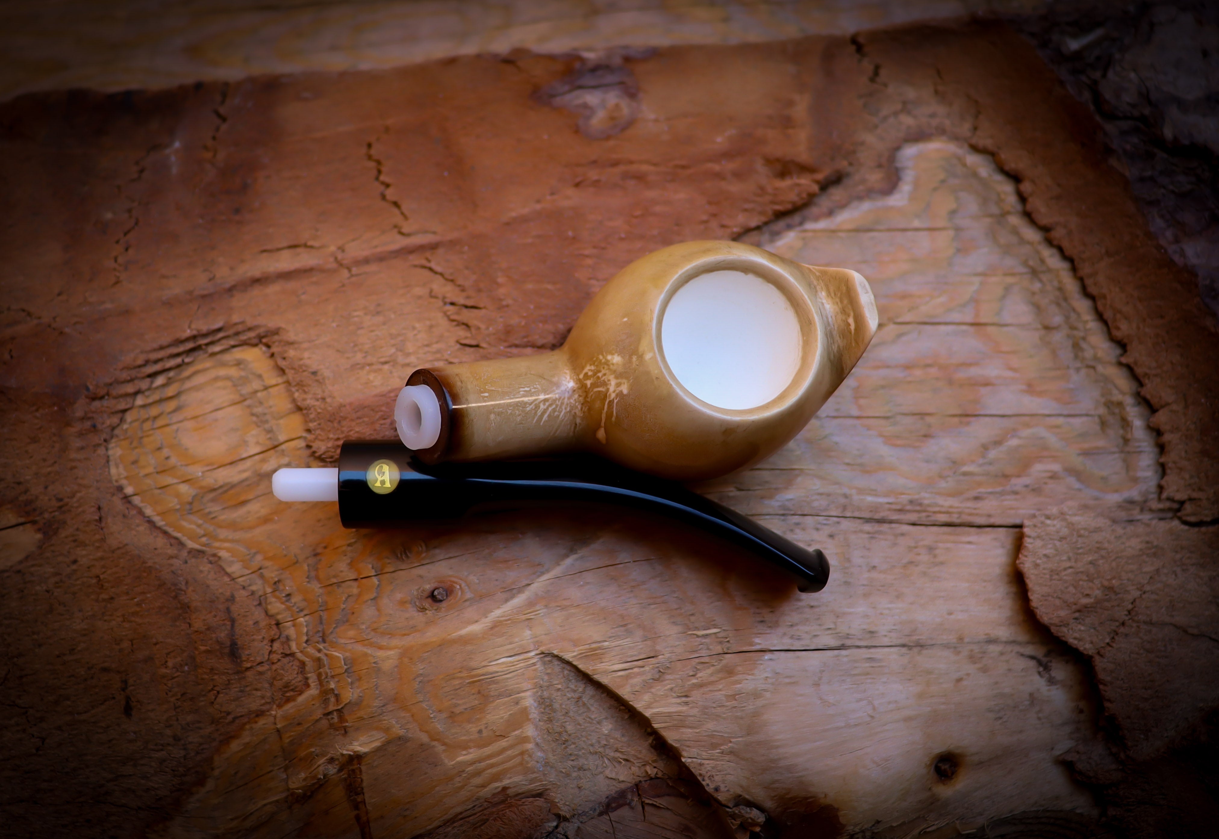 Lee Van Cleef, Calcined Smooth Special Handmade Squat Bulldog Meerschaum Pipe With Leather Box- Astaş Meerschaum