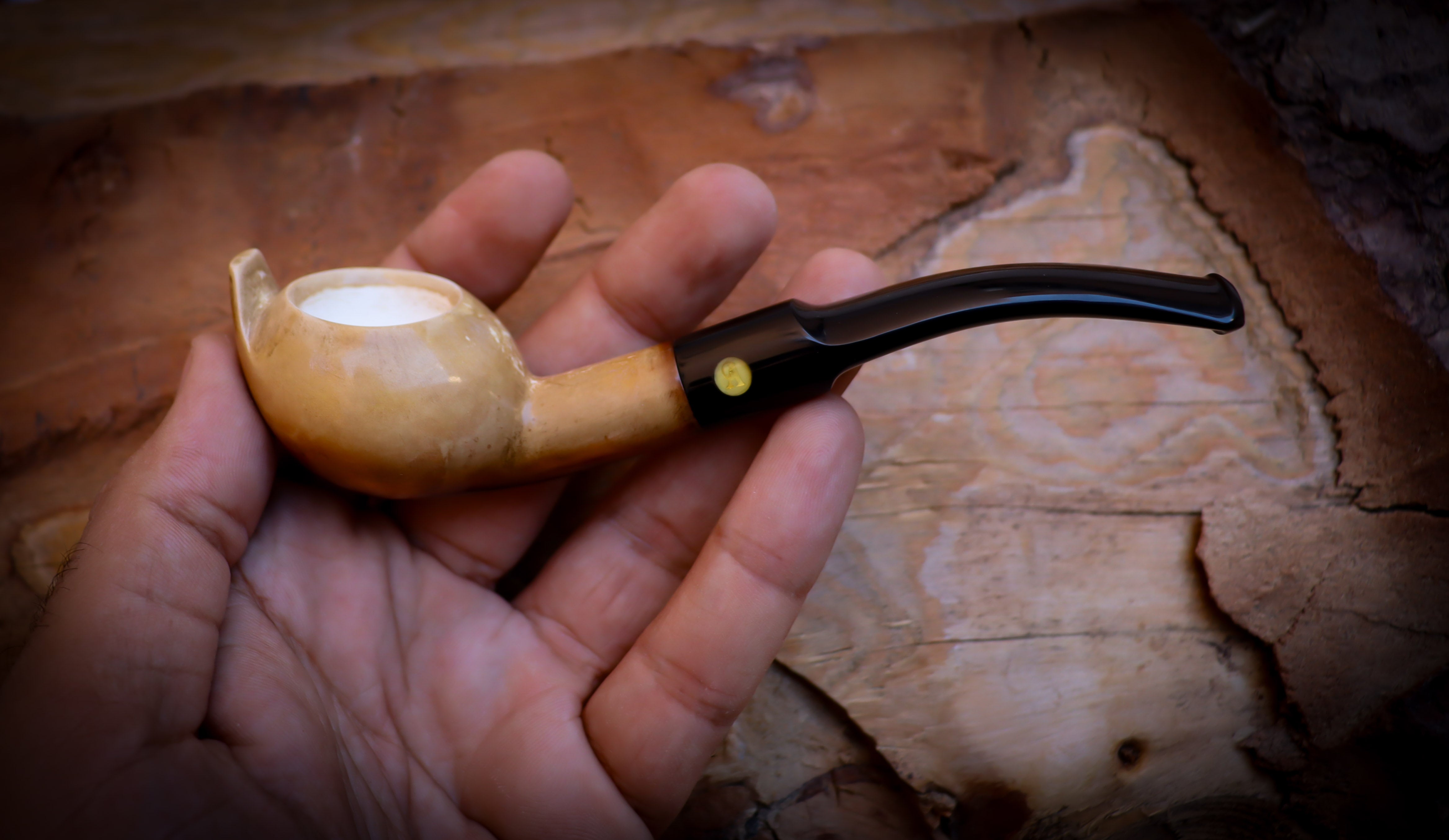 Lee Van Cleef, Calcined Smooth Special Handmade Squat Bulldog Meerschaum Pipe With Leather Box- Astaş Meerschaum