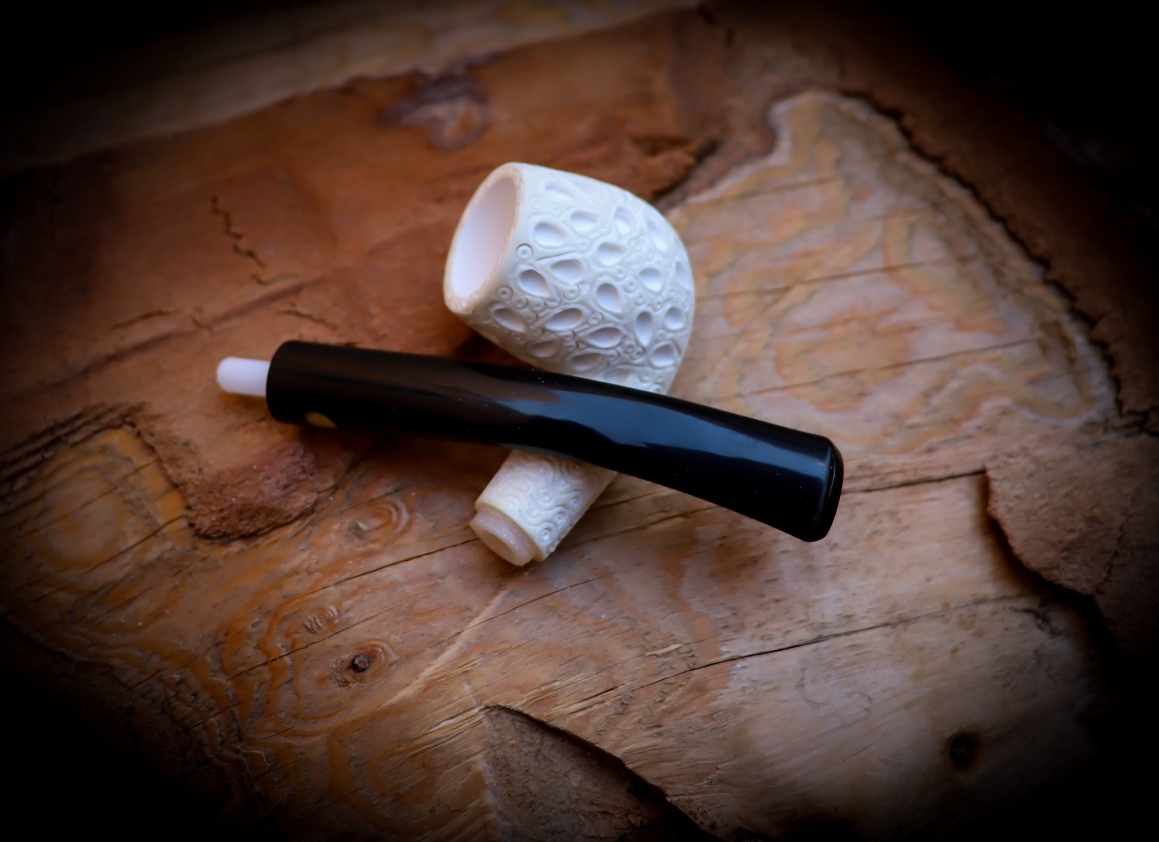 Embroidered Handmade Half Bent Block Meerschaum Pipe with Leather Case – Astaş Meerschaum