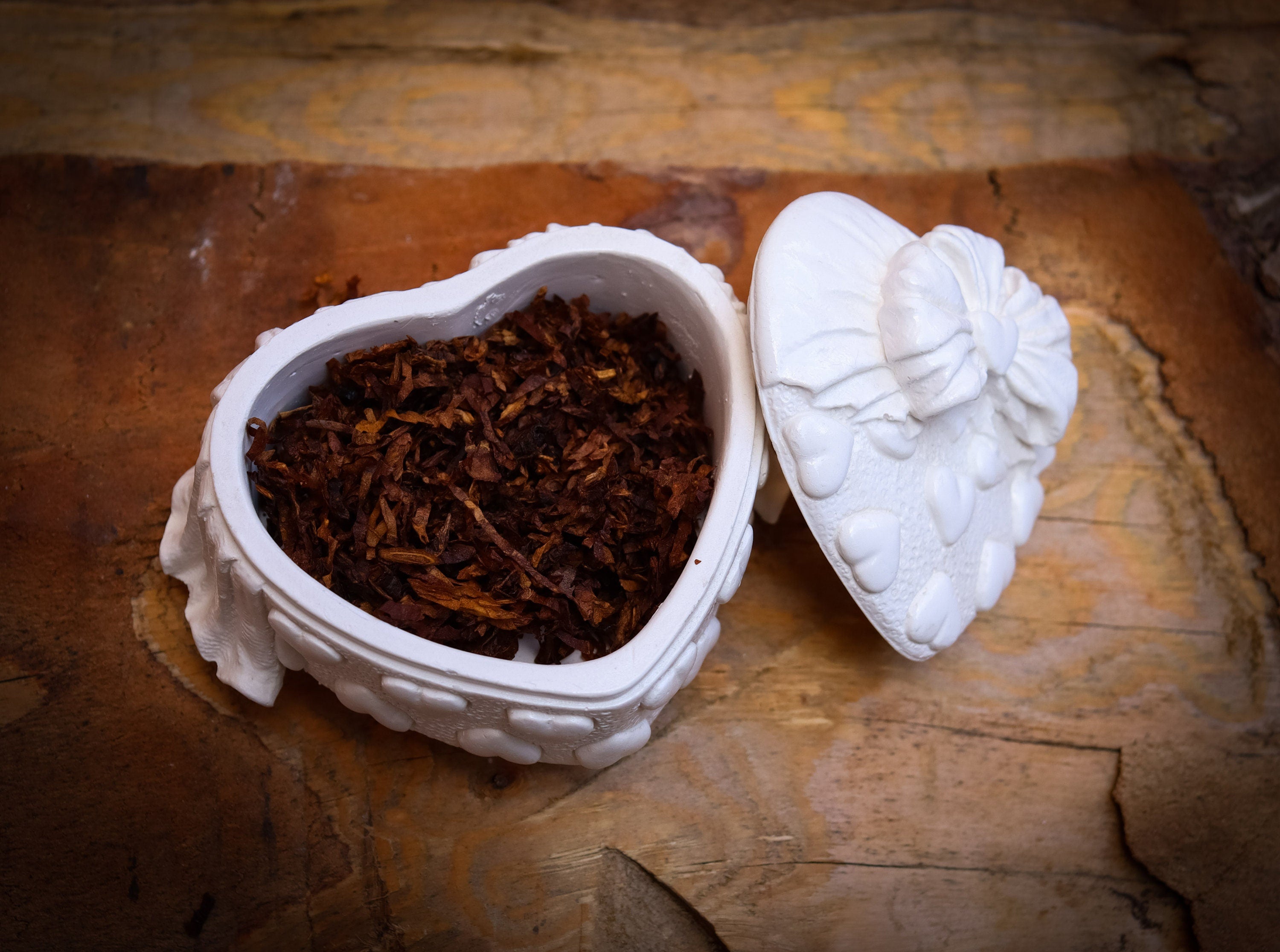 Custom Patterned Tobacco Container