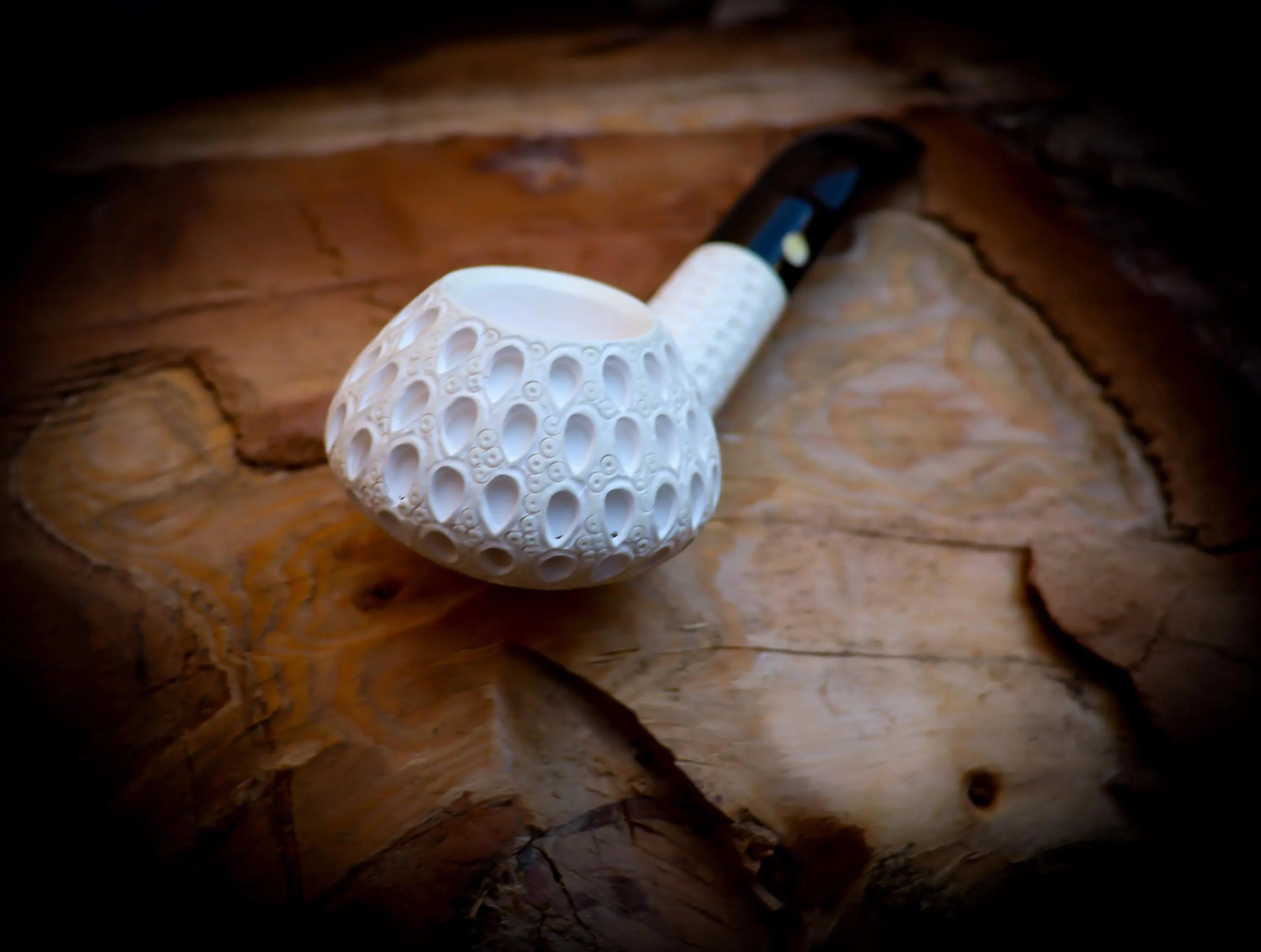 Squat Tomato, Embriodered Special Handmade Large Size Squat Bulldog Meerschaum Pipe With Leather Box- Astaş Meerschaum