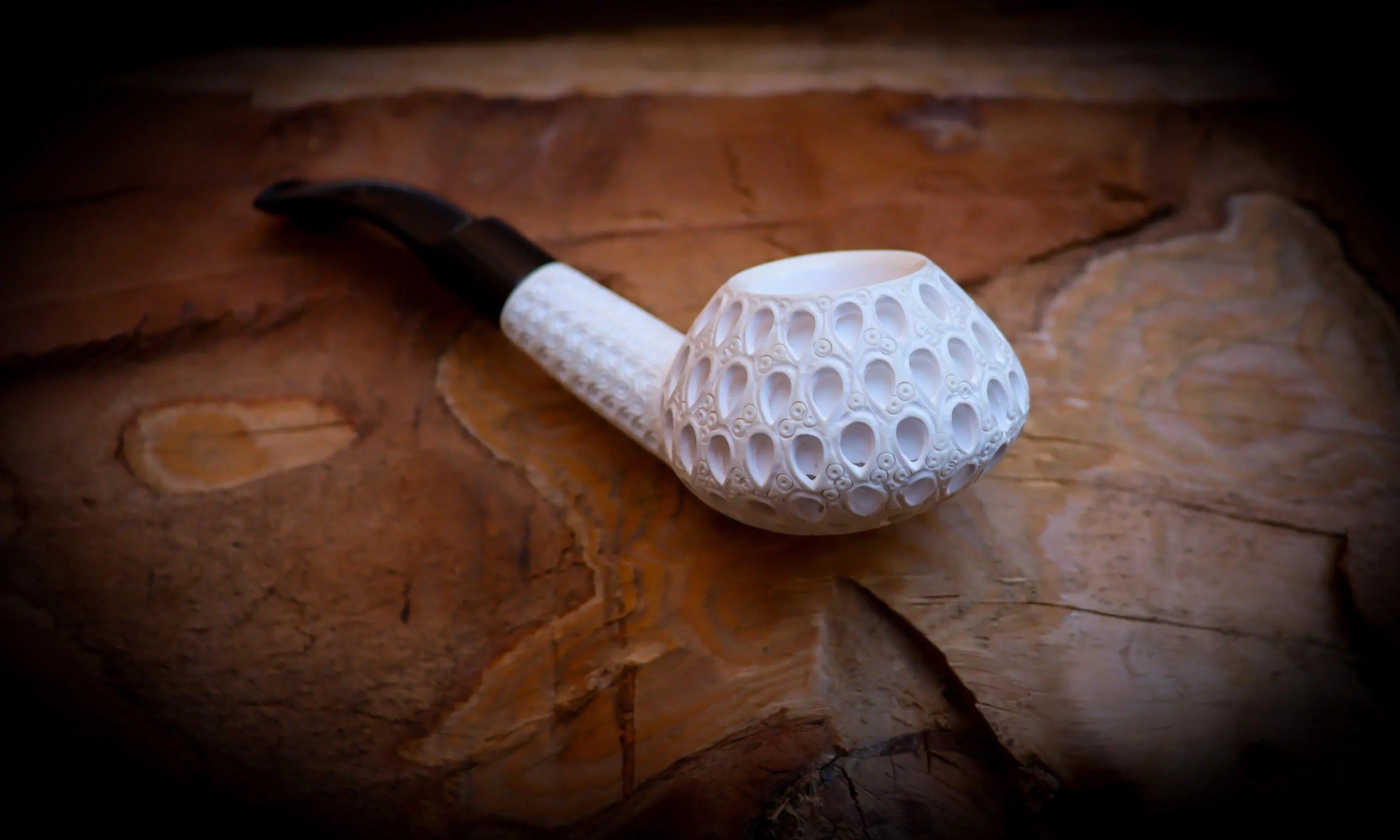 Squat Tomato, Embriodered Special Handmade Large Size Squat Bulldog Meerschaum Pipe With Leather Box- Astaş Meerschaum