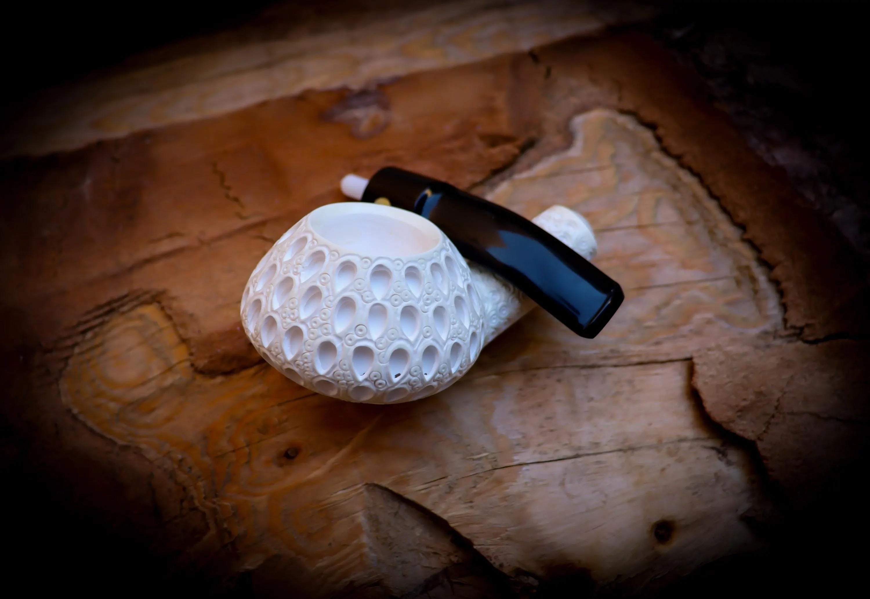 Squat Tomato, Embriodered Special Handmade Large Size Squat Bulldog Meerschaum Pipe With Leather Box- Astaş Meerschaum