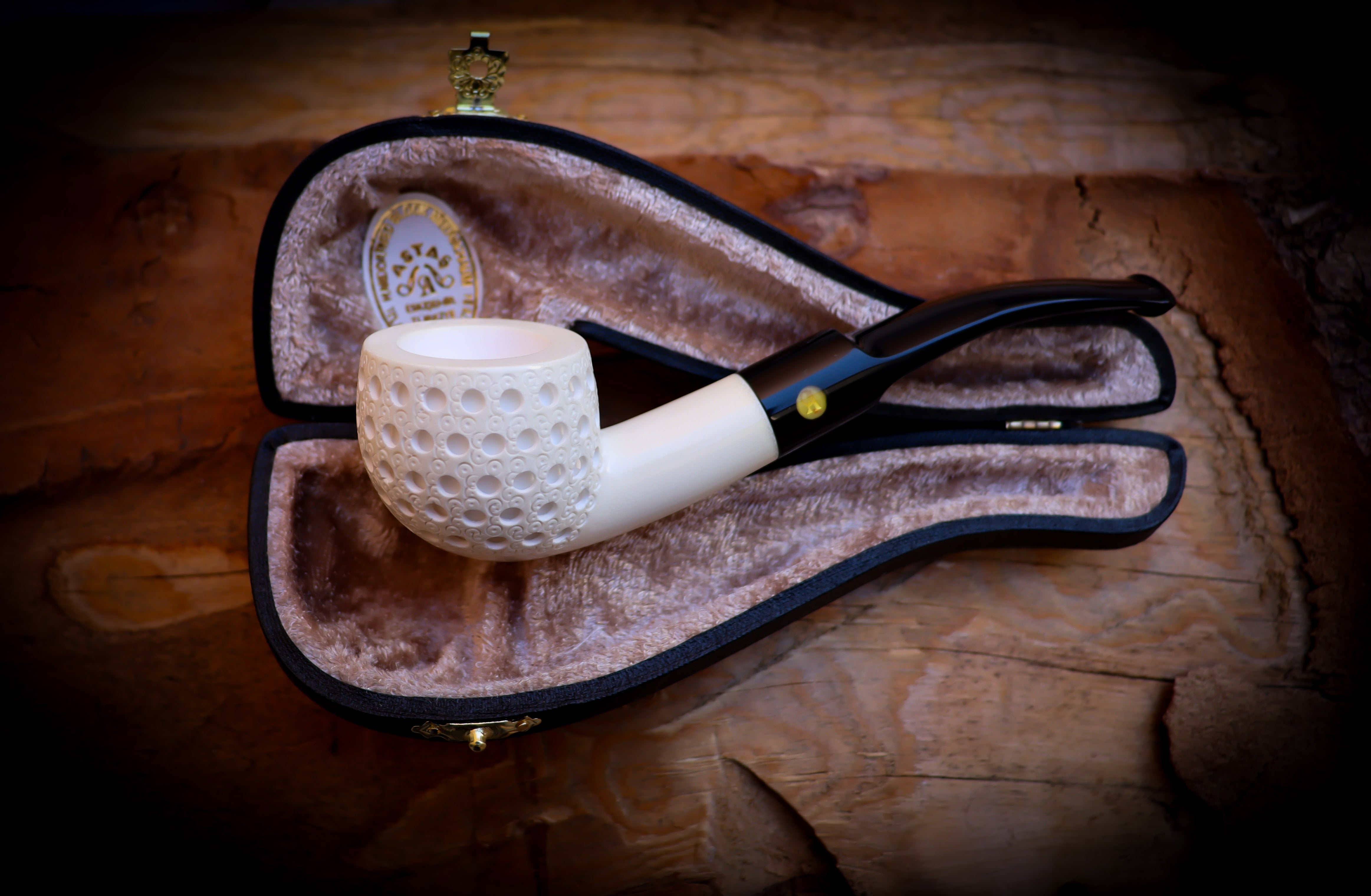 Dublin Meerschaum, Embriodered Special Handmade Block Meerschaum Pipe With Leather Box- Astaş Meerschaum