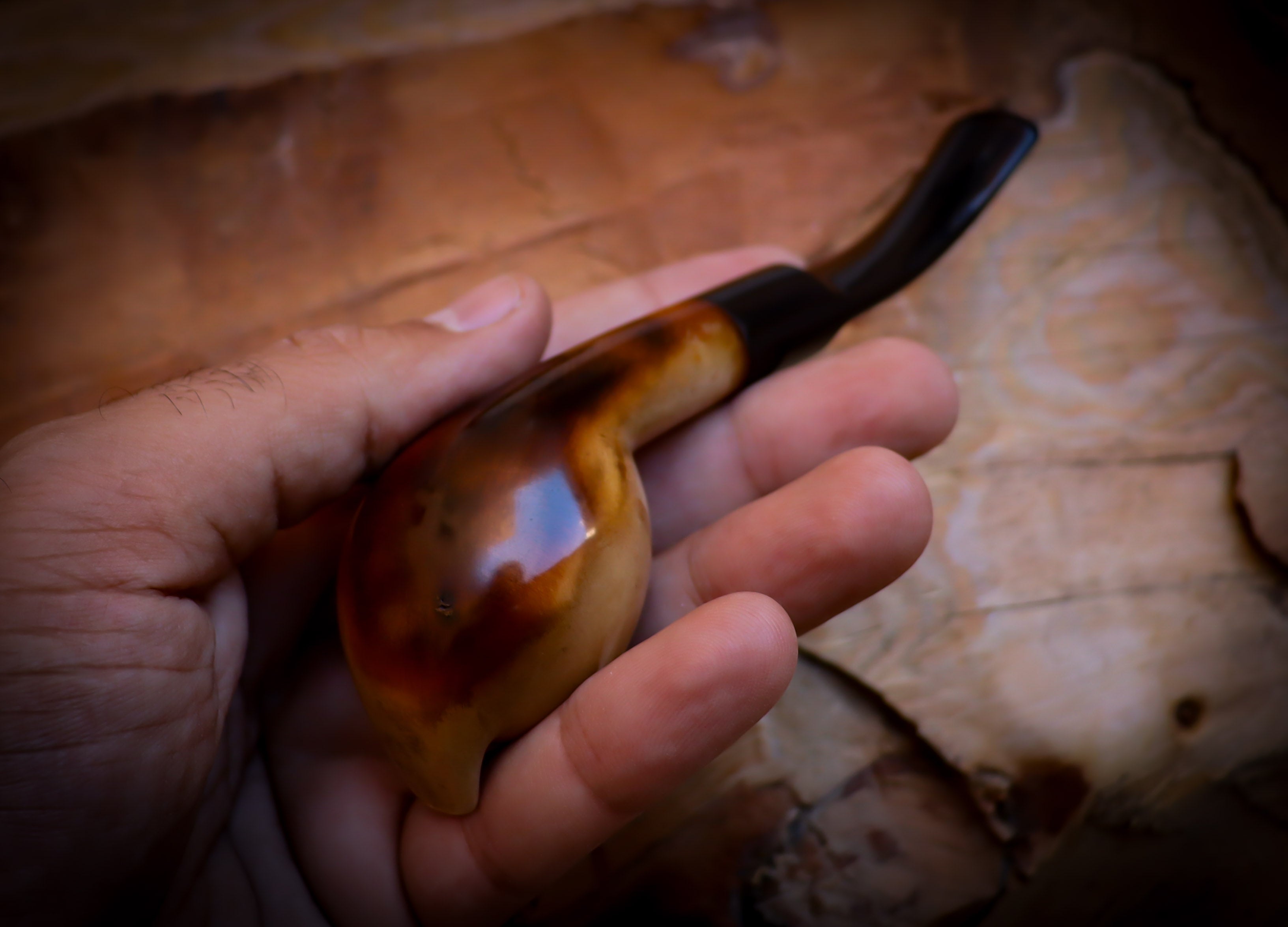 Lee Van Cleef, Calcined Smooth Special Handmade Squat Bulldog Meerschaum Pipe With Leather Box- Astaş Meerschaum