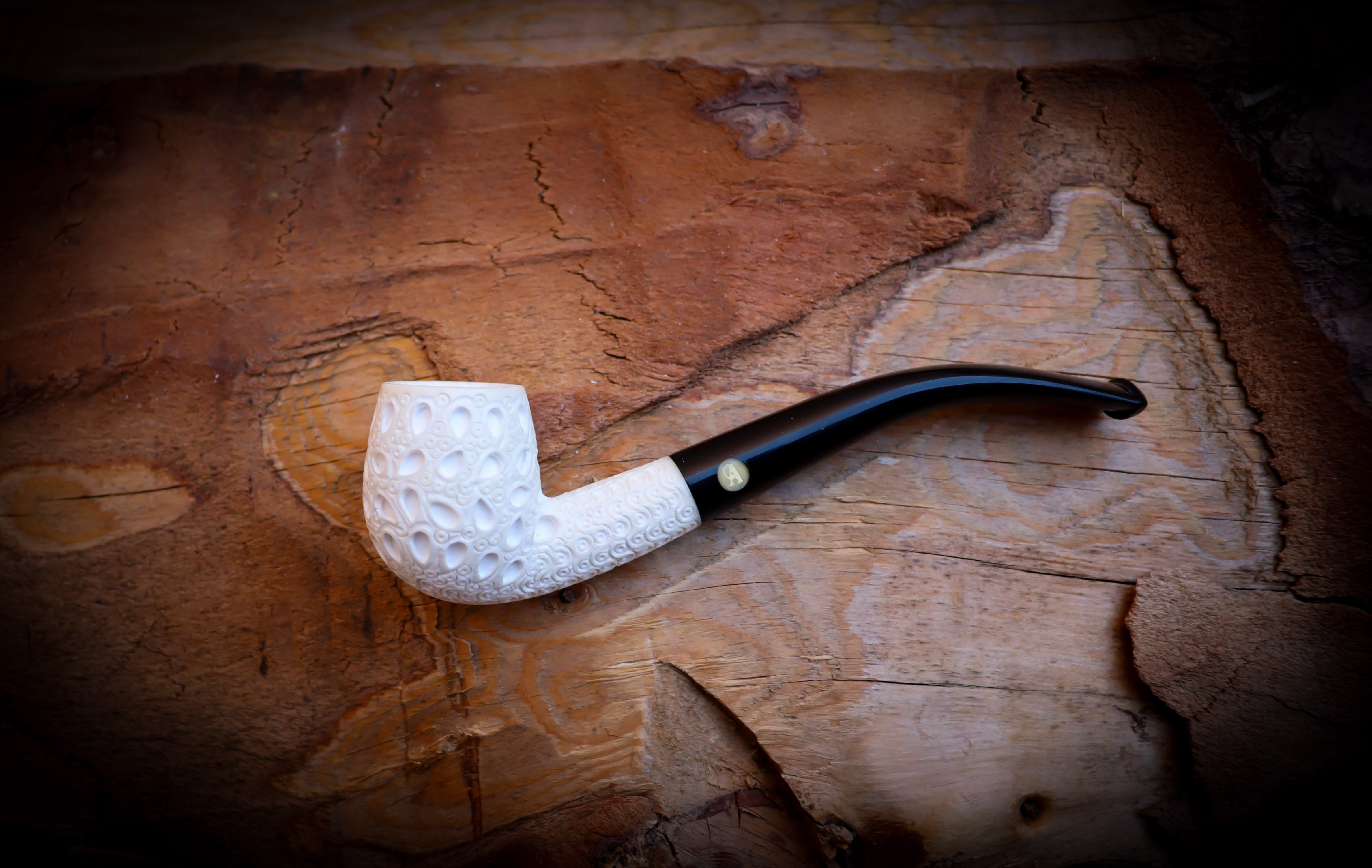 Embroidered Handmade Half Bent Block Meerschaum Pipe with Leather Case – Astaş Meerschaum