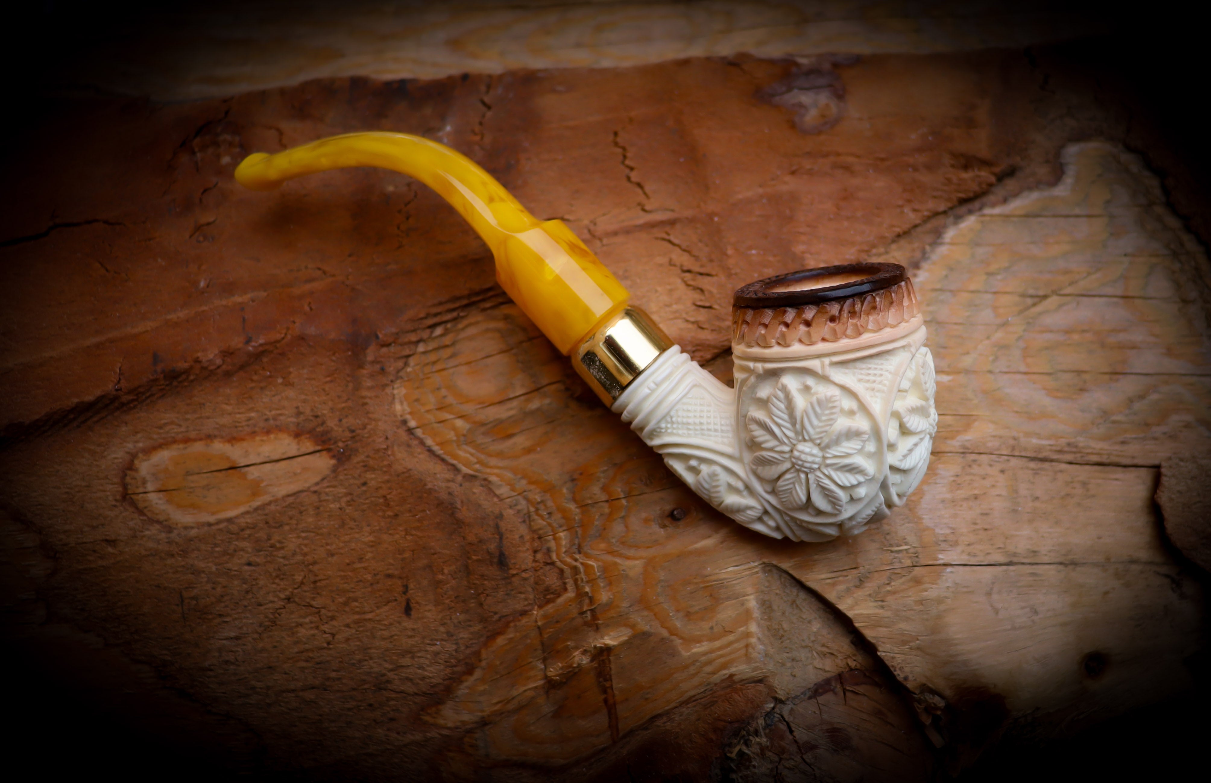 Calcined Floral Patterned Meerschaum Pipe With Leather Box-Astaş Meerschaum