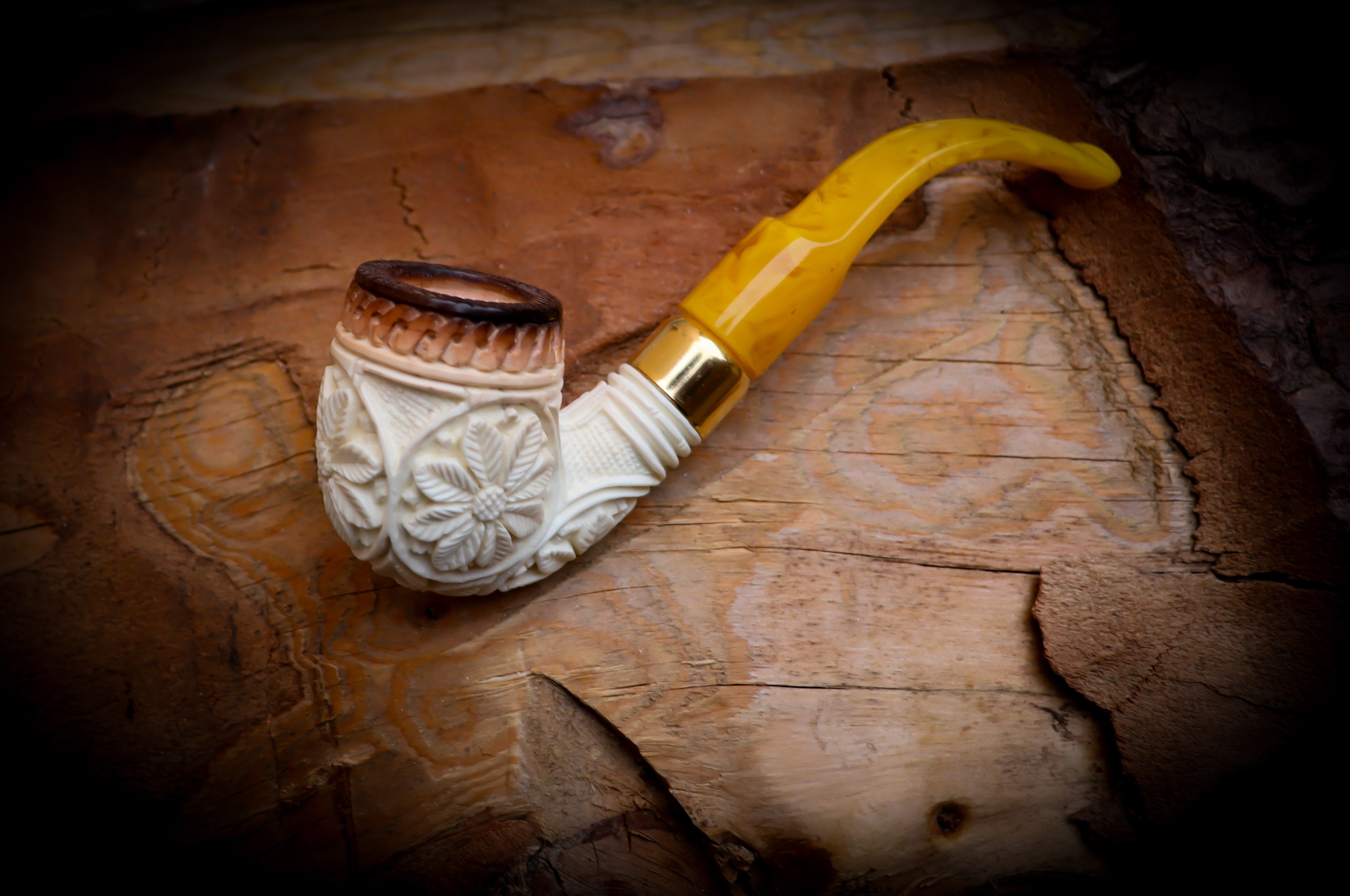 Calcined Floral Patterned Meerschaum Pipe With Leather Box-Astaş Meerschaum