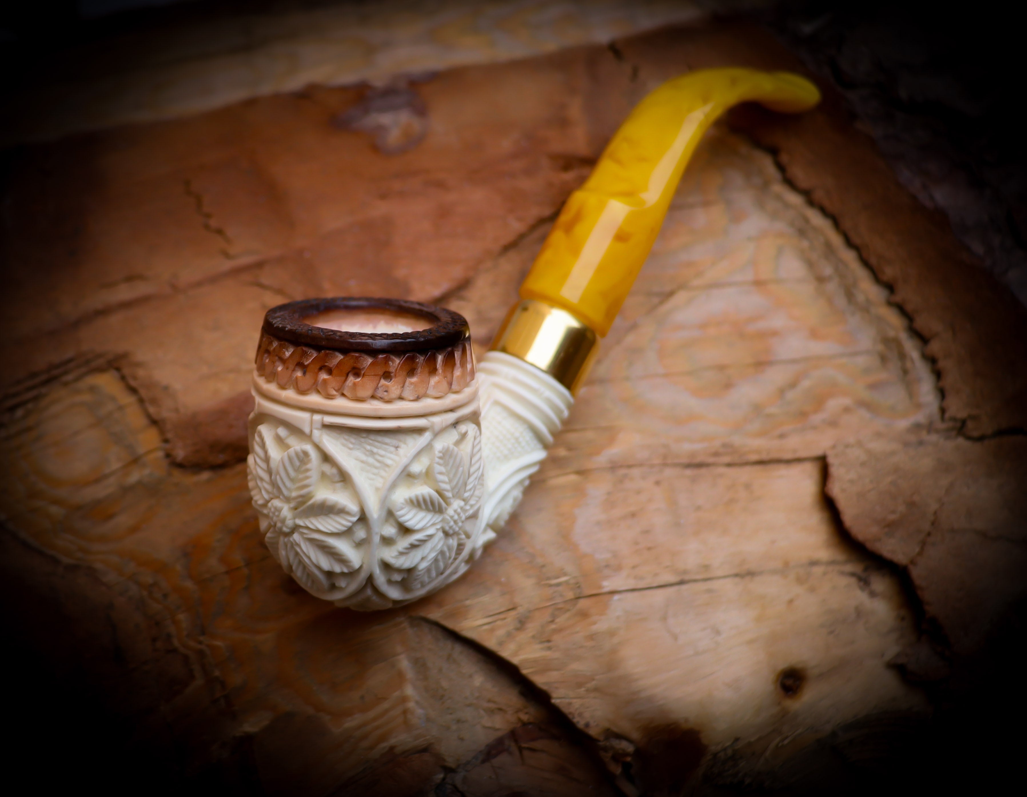 Calcined Floral Patterned Meerschaum Pipe With Leather Box-Astaş Meerschaum