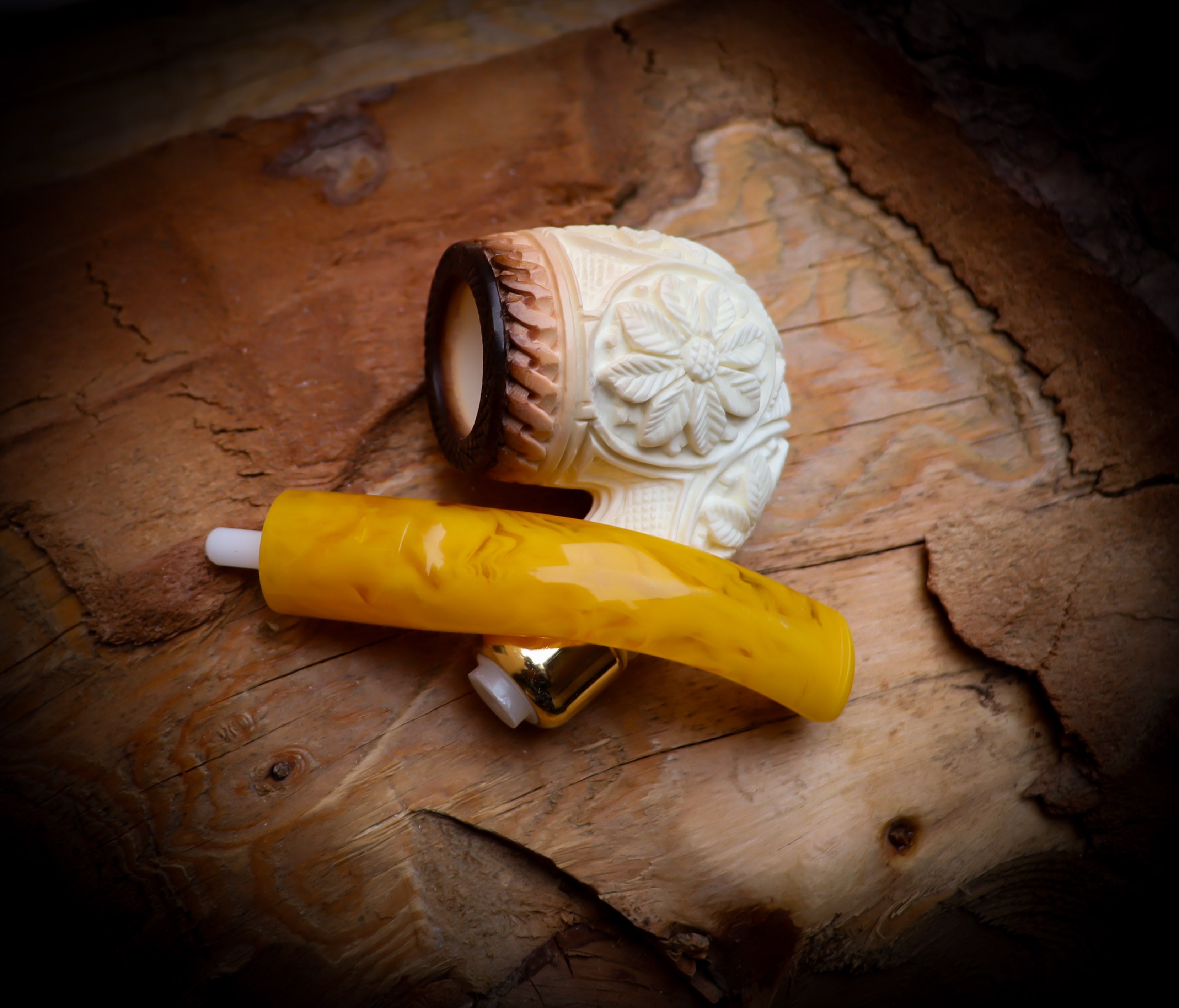Calcined Floral Patterned Meerschaum Pipe With Leather Box-Astaş Meerschaum