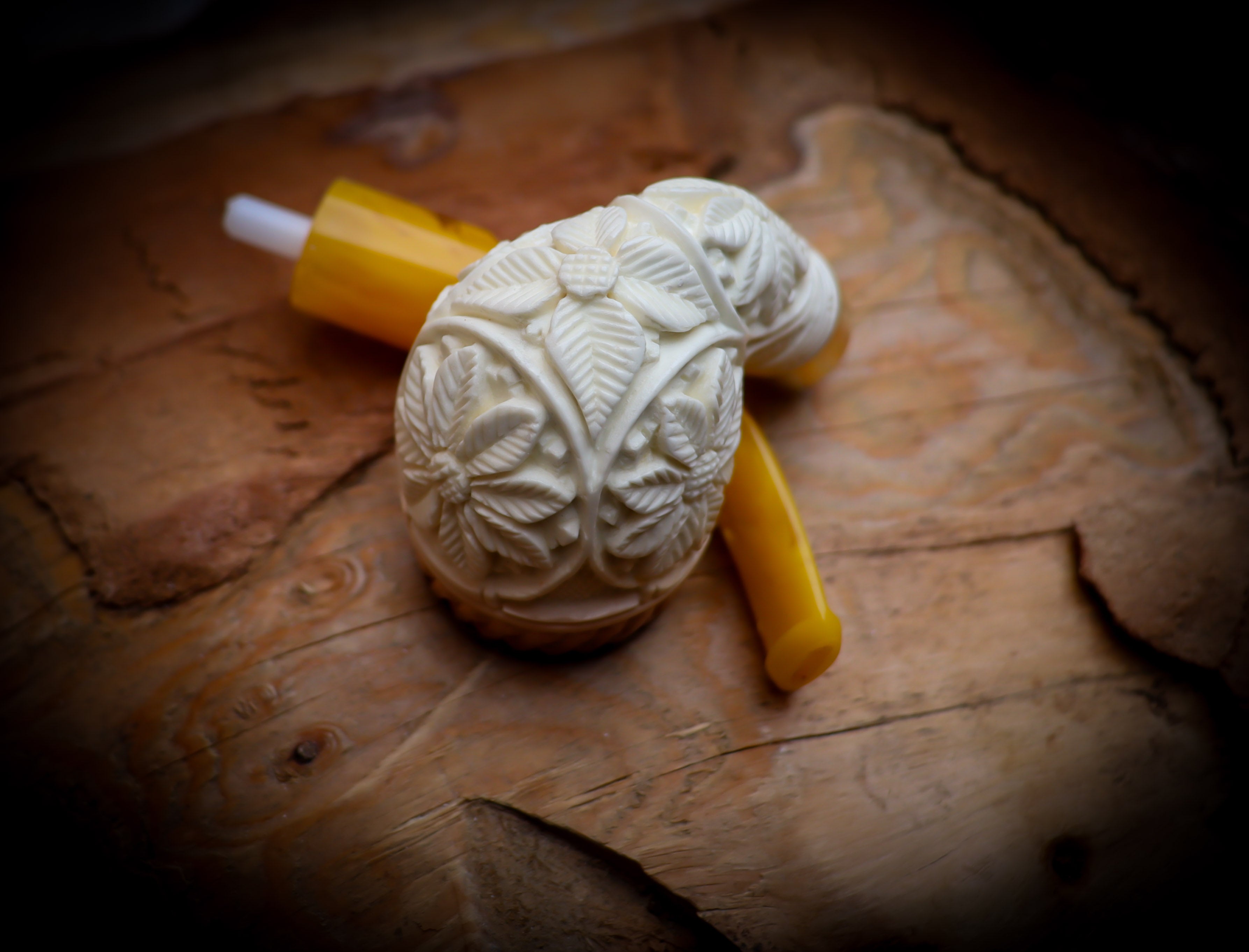 Calcined Floral Patterned Meerschaum Pipe With Leather Box-Astaş Meerschaum