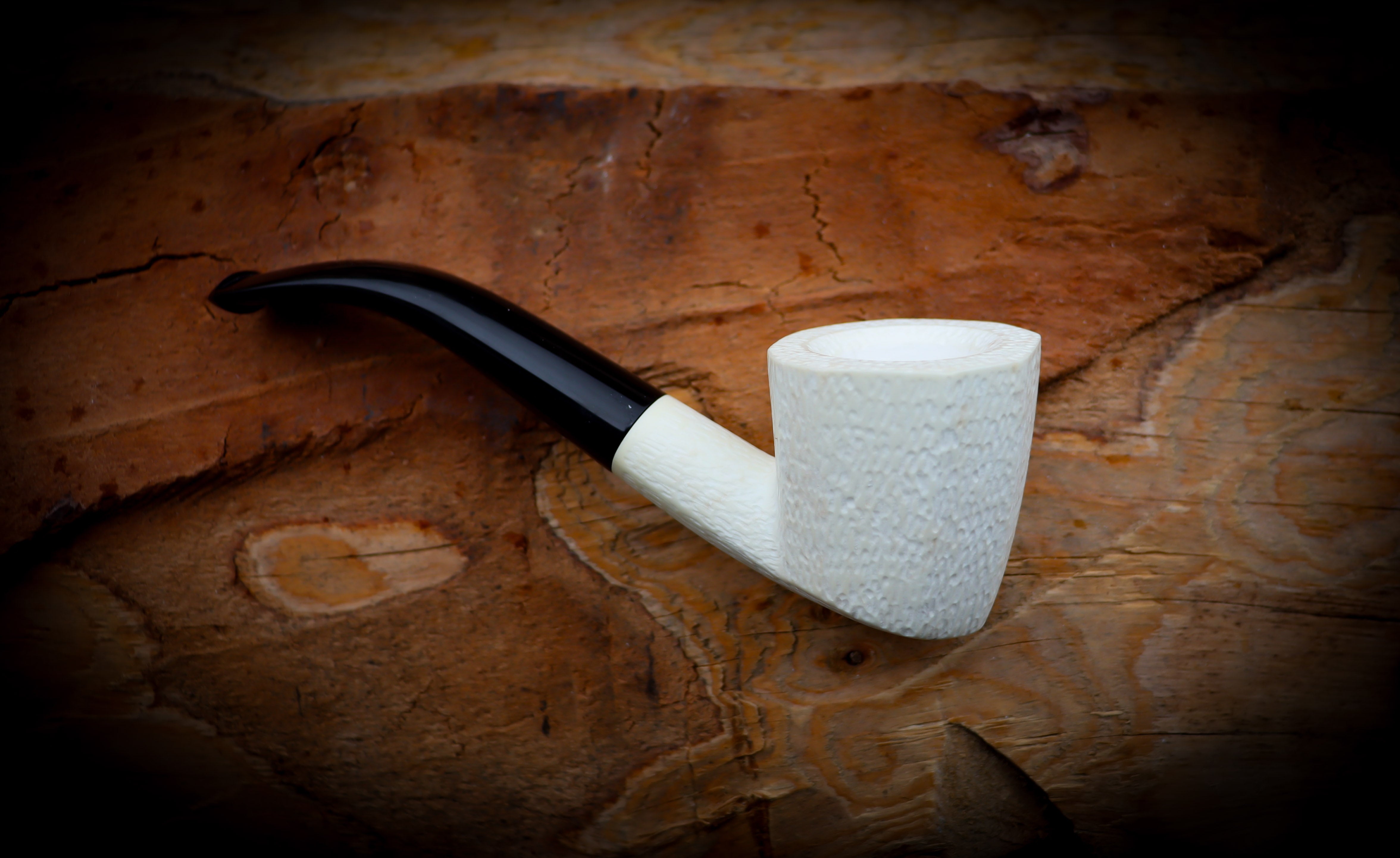 9MM Rustic Patterned Panel Premium Block Meerschaum Pipe With Leather Case- Astaş Meerschaum