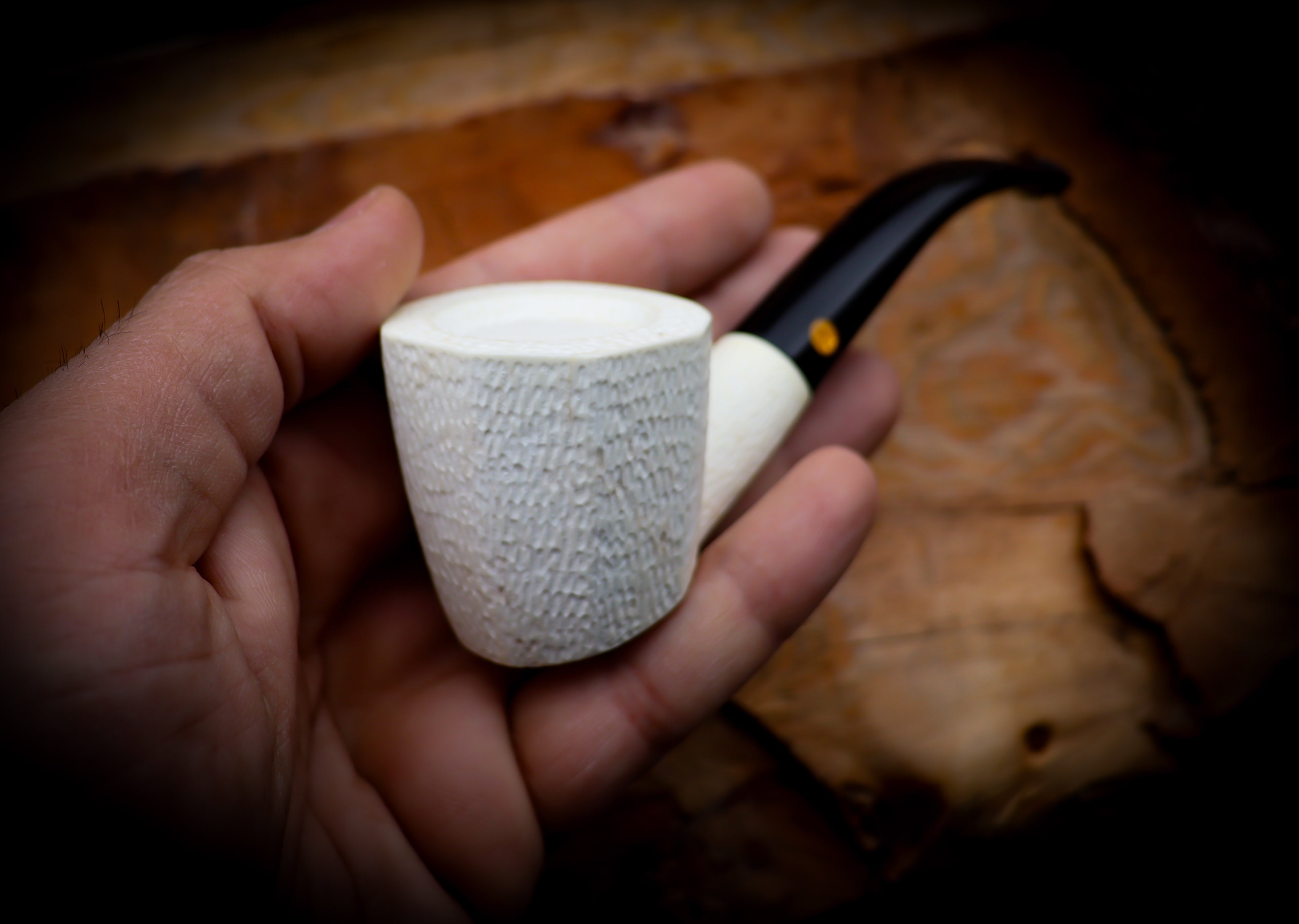 9MM Rustic Patterned Panel Premium Block Meerschaum Pipe With Leather Case- Astaş Meerschaum