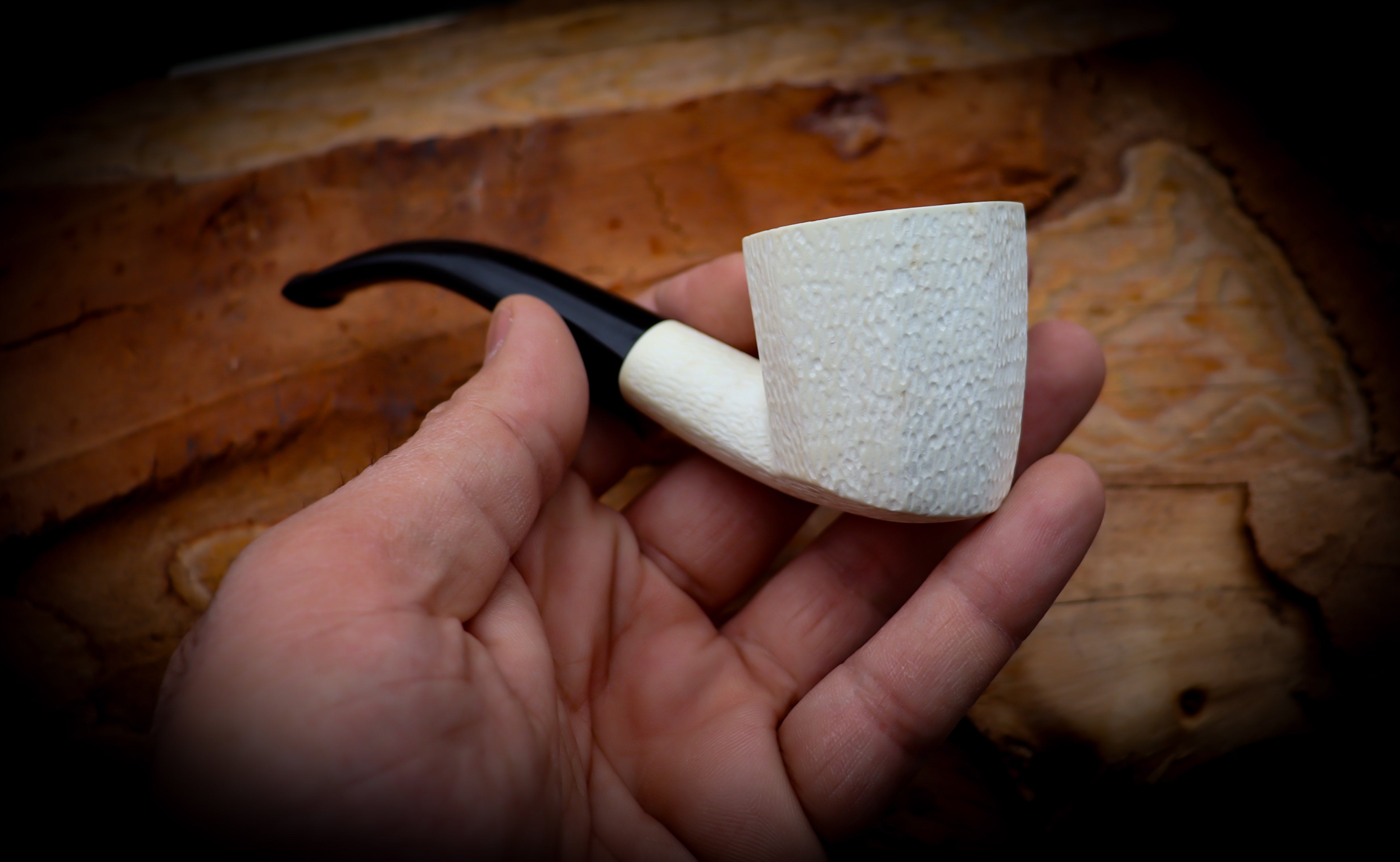 9MM Rustic Patterned Panel Premium Block Meerschaum Pipe With Leather Case- Astaş Meerschaum