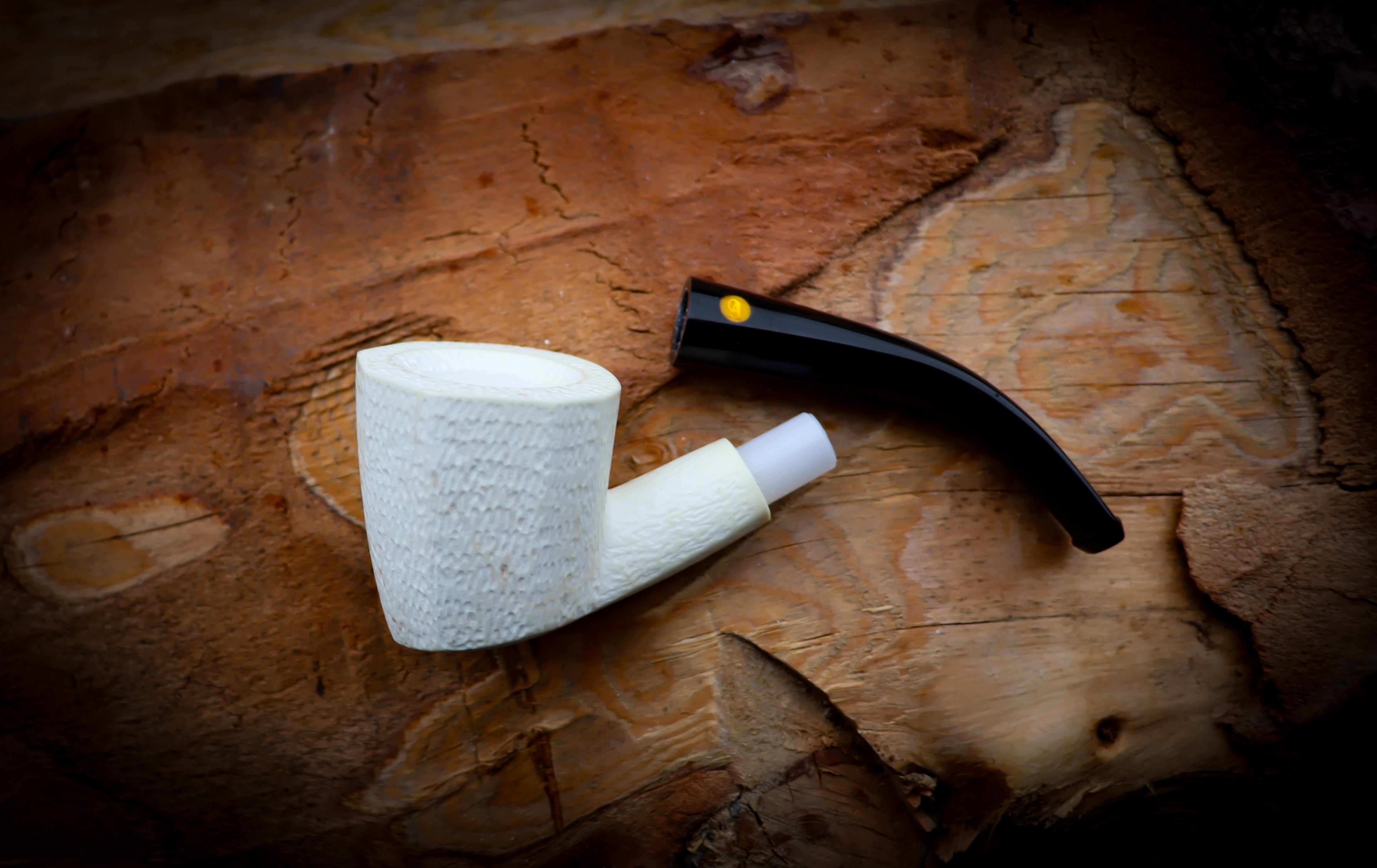 9MM Rustic Patterned Panel Premium Block Meerschaum Pipe With Leather Case- Astaş Meerschaum
