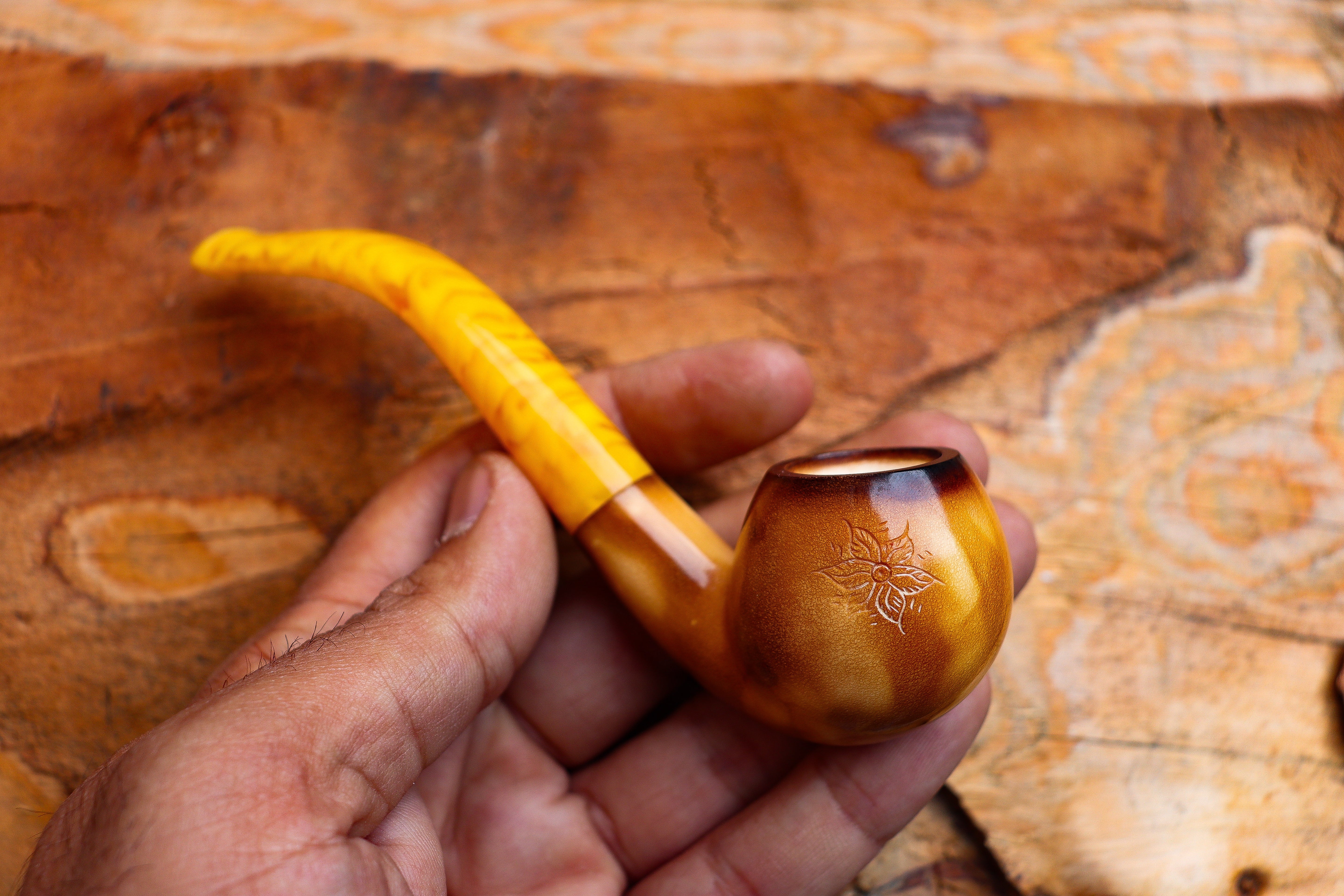 Hand Crafted Apple Meerschaum Pipe with Leather Box by Astaş