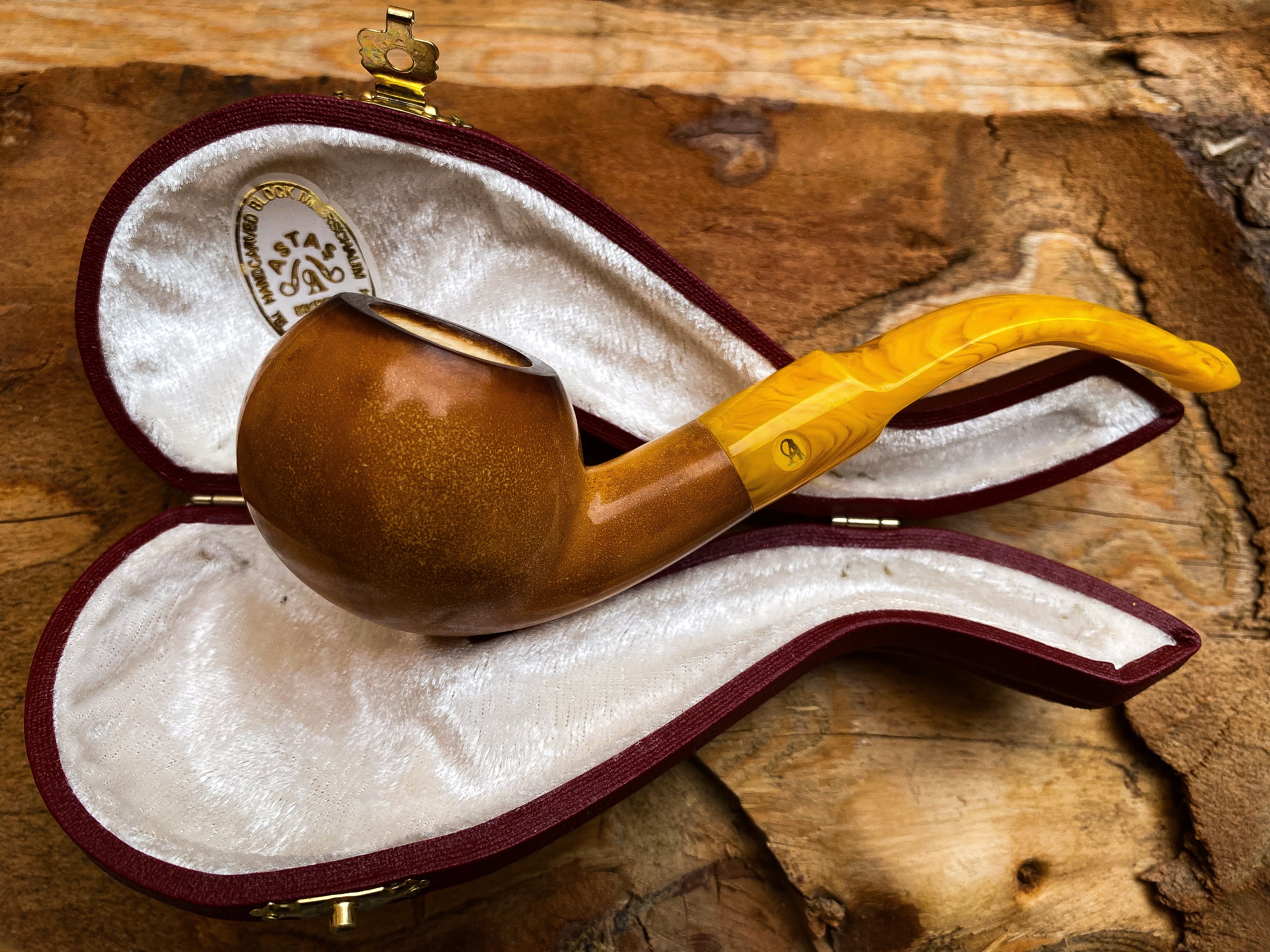 Handmade Lee Van Cleef Meerschaum Pipe, Smooth Apple, With Leather Case