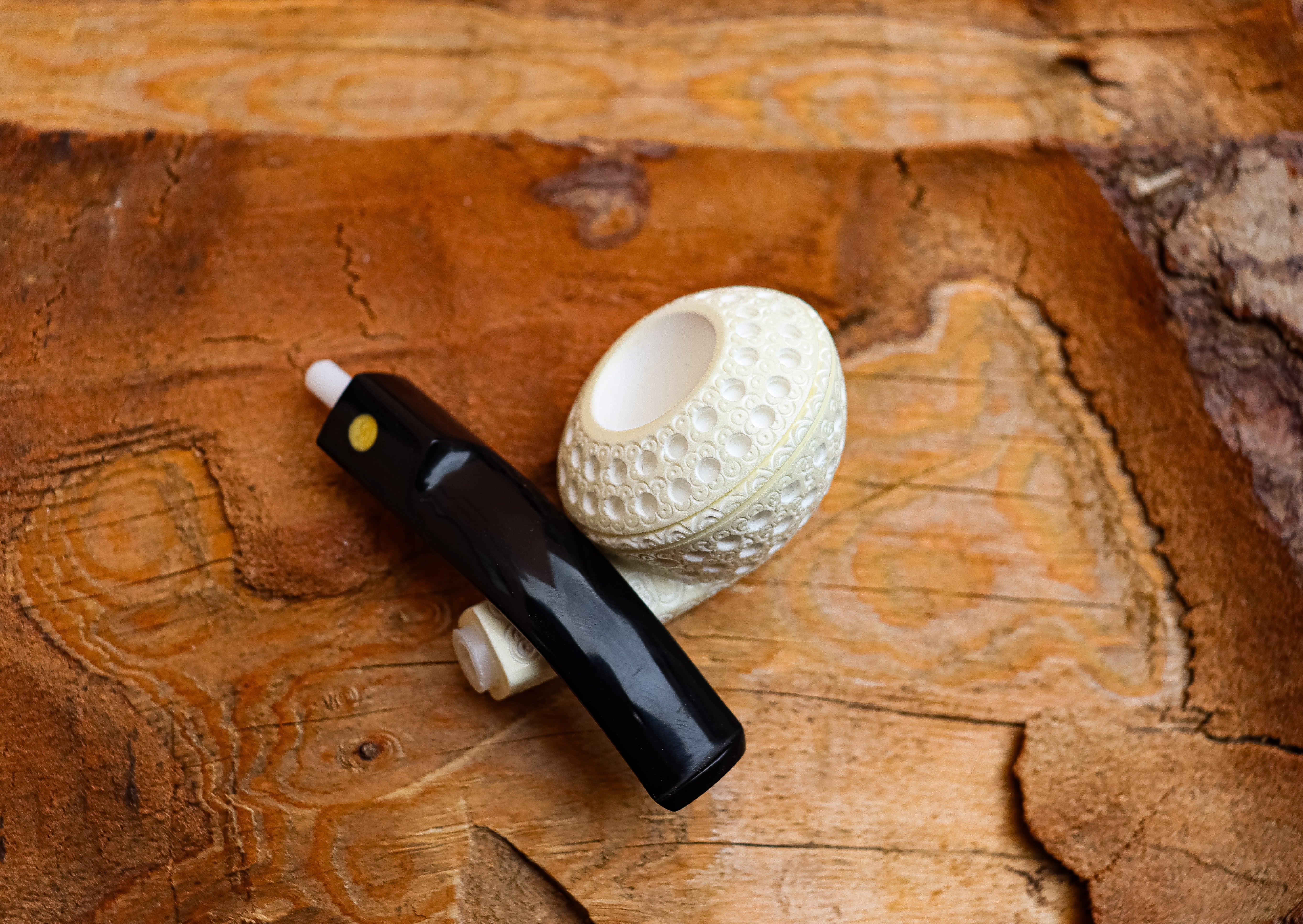 Handmade Astaş Meerschaum Pipes,Squat Bulldog, Latticed Carved,Fitted Case