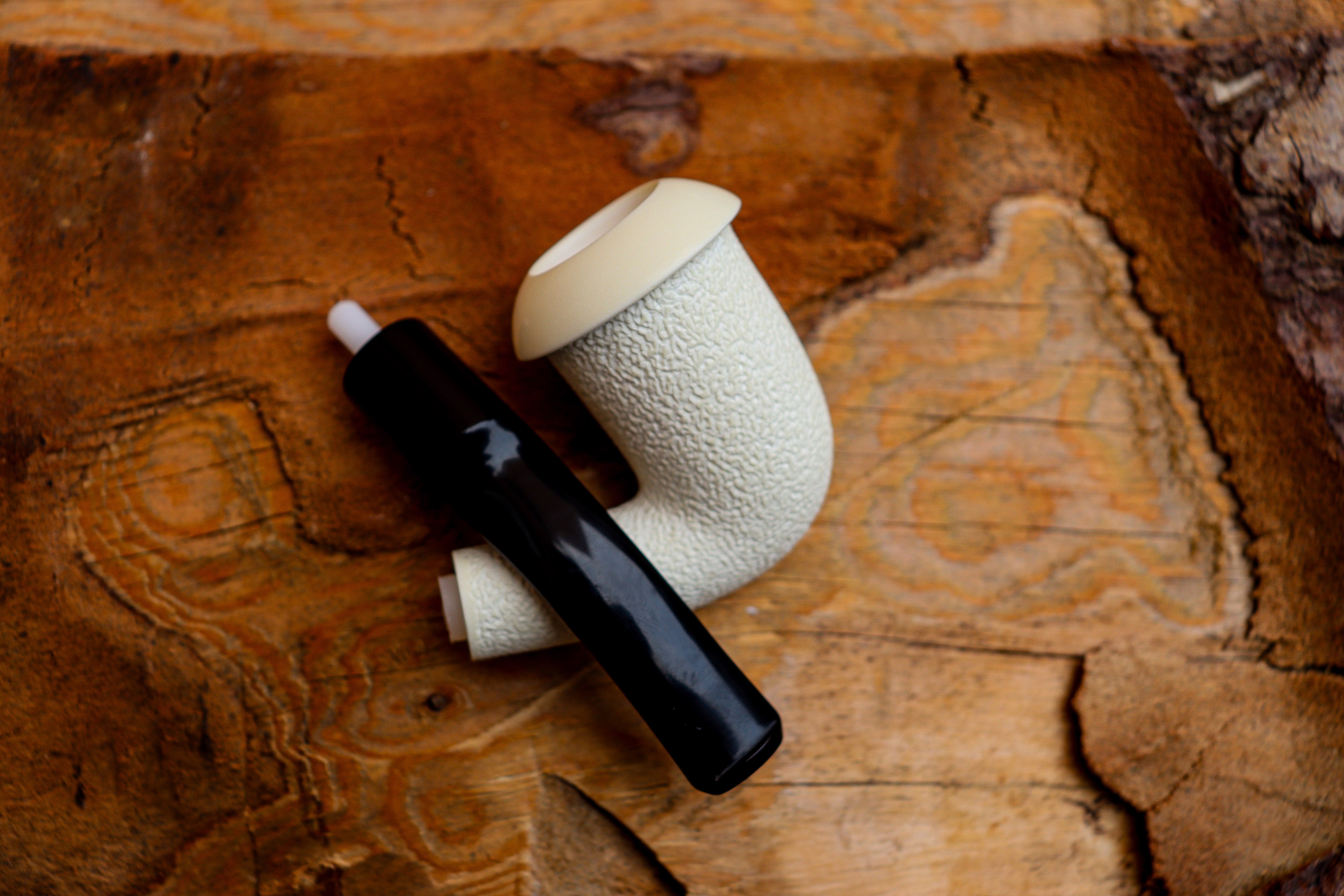 Handcrafted Astaş Meerschaum Pipes,Calabash Style,Rustic Patterned, With Fitted Case