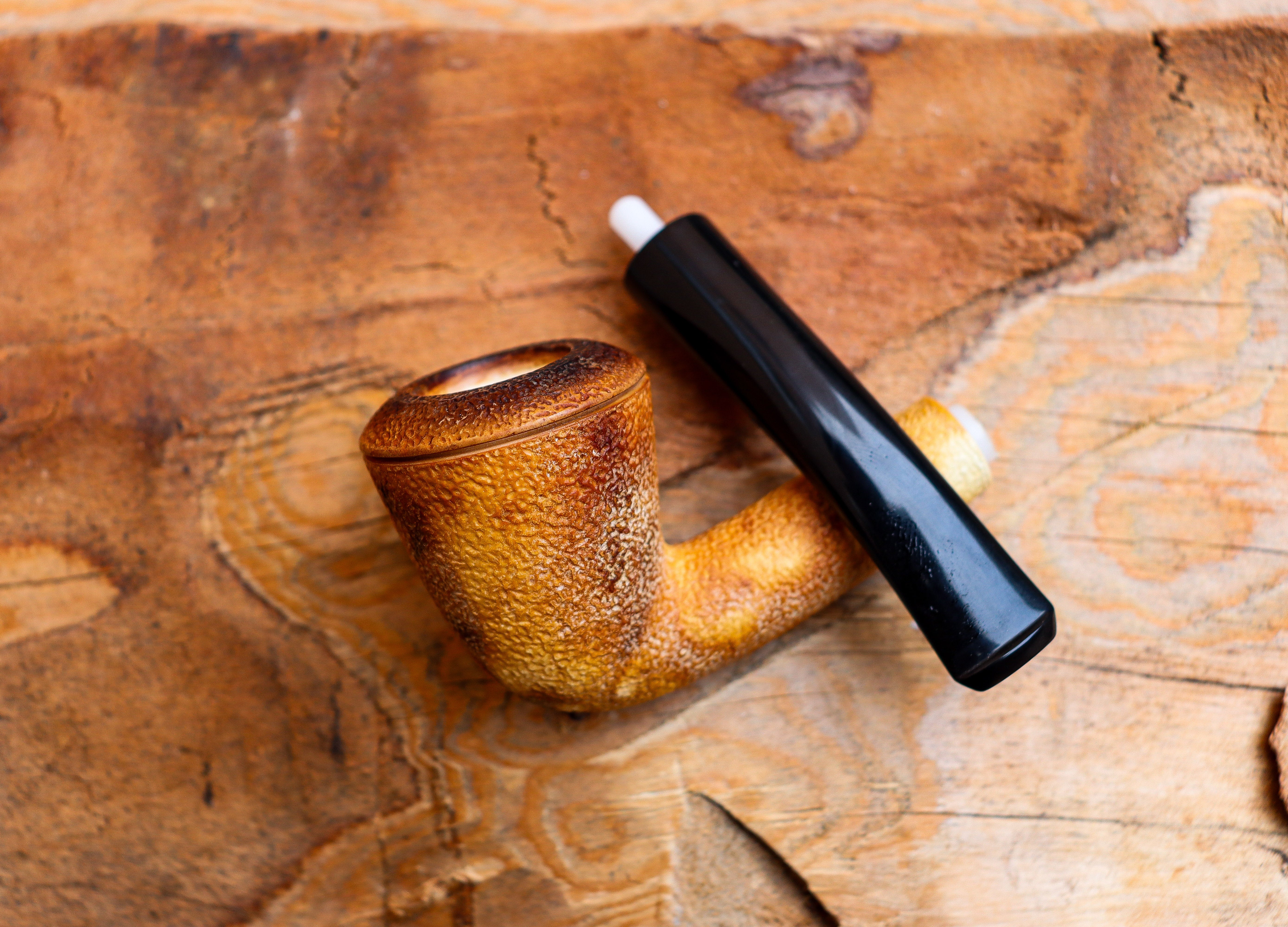 Handmade Astaş Meerschaum Pipes, Lee Van Cleef,Dublin, Rustic Carved, Fitted Case