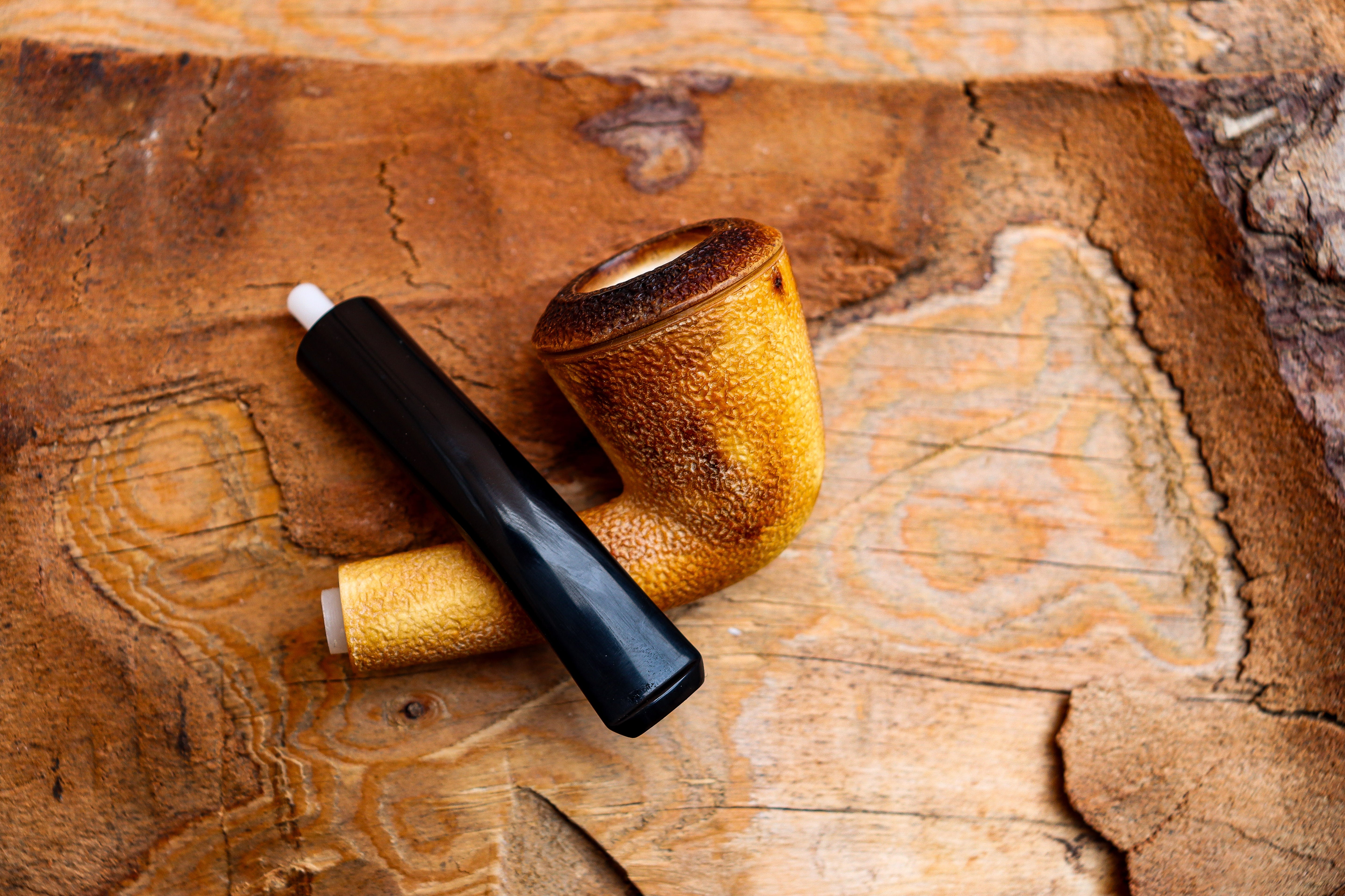 Handmade Astaş Meerschaum Pipes, Lee Van Cleef,Dublin, Rustic Carved, Fitted Case