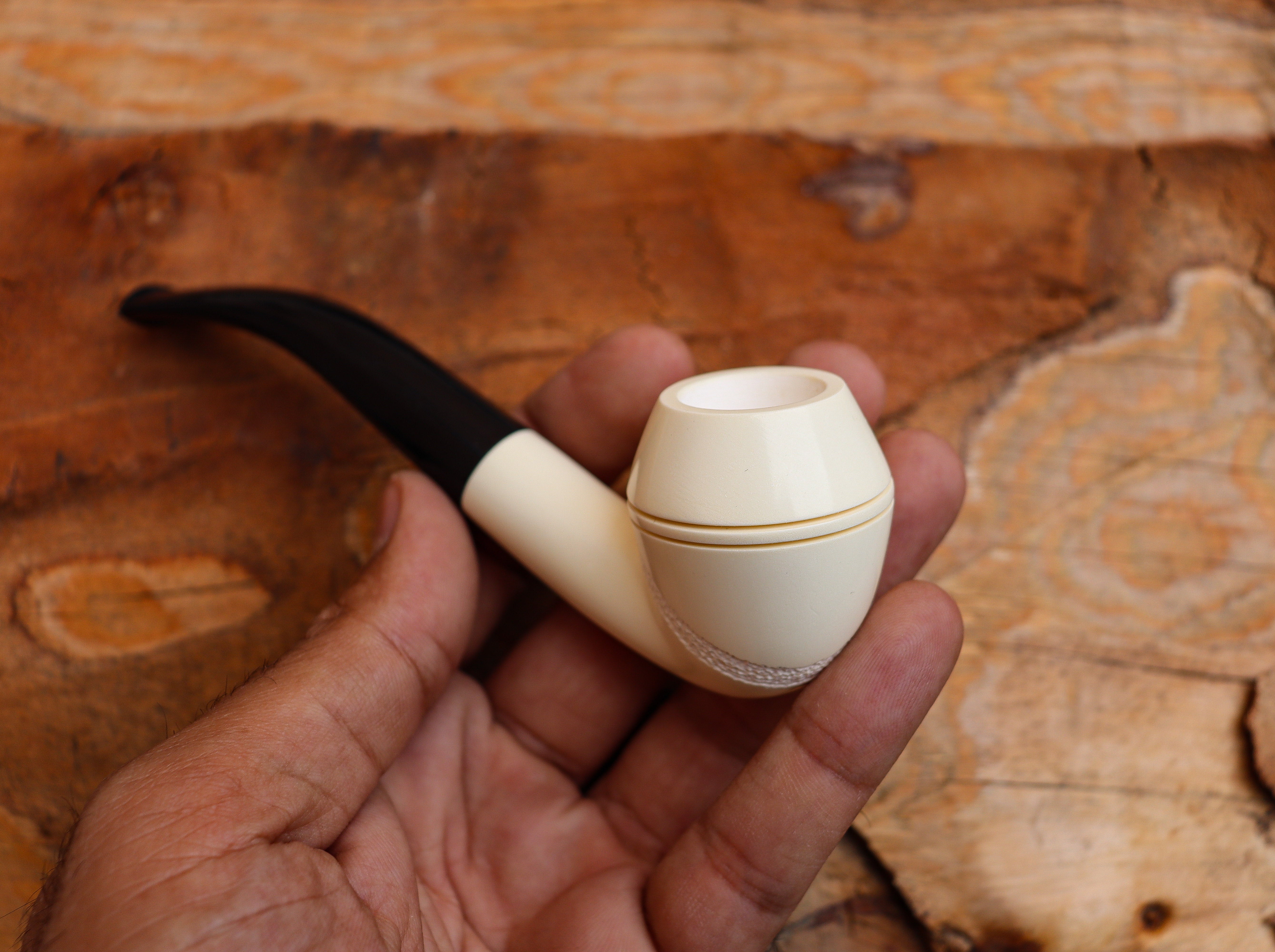 Handmade Astaş Meerschaum Pipes, Squat Bulldog, Rhodesian White, Fitted Case