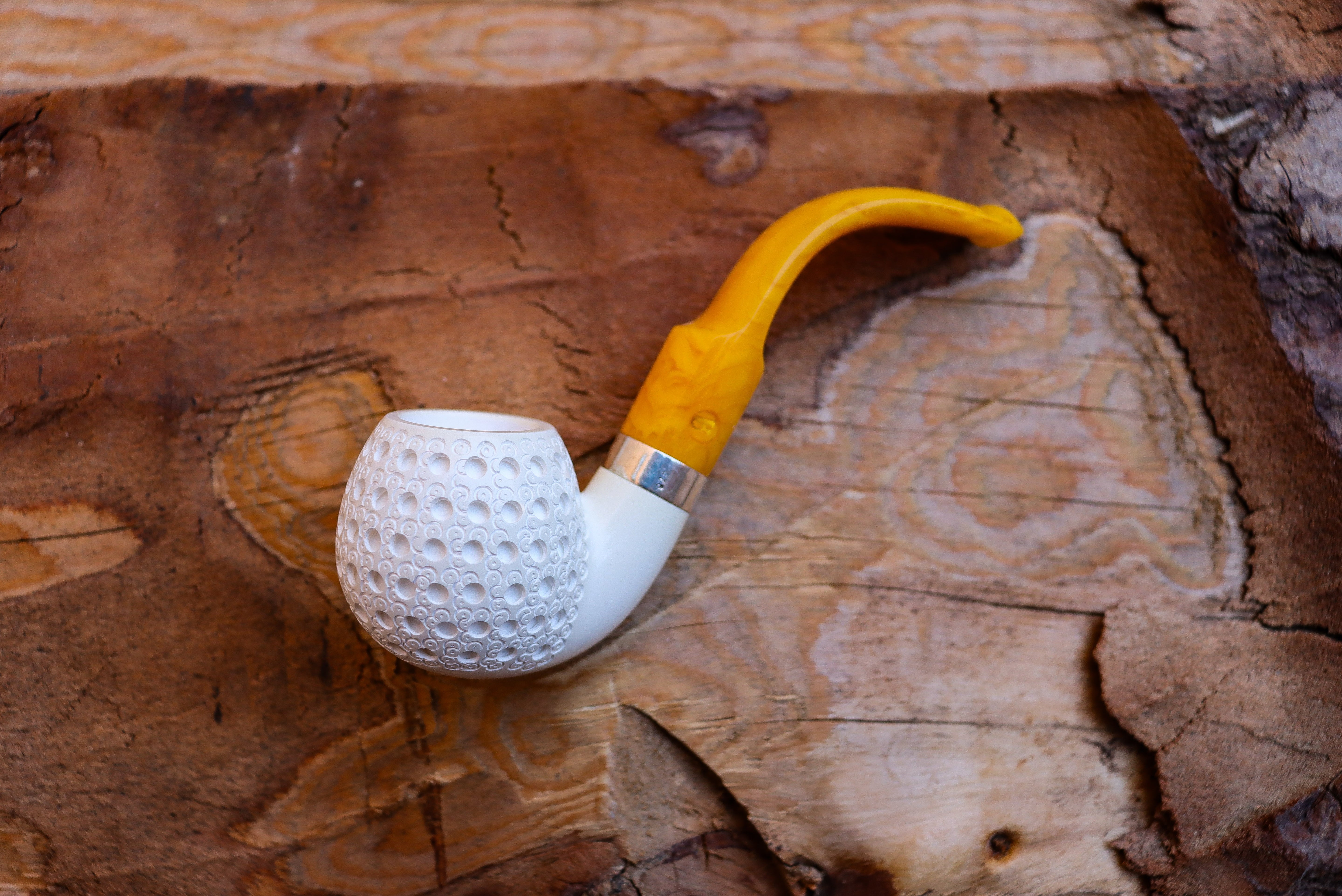 Handmade Astaş Meerschaum Pipes, Apple, Latticed Carved, Silver Ring, With Leather Case