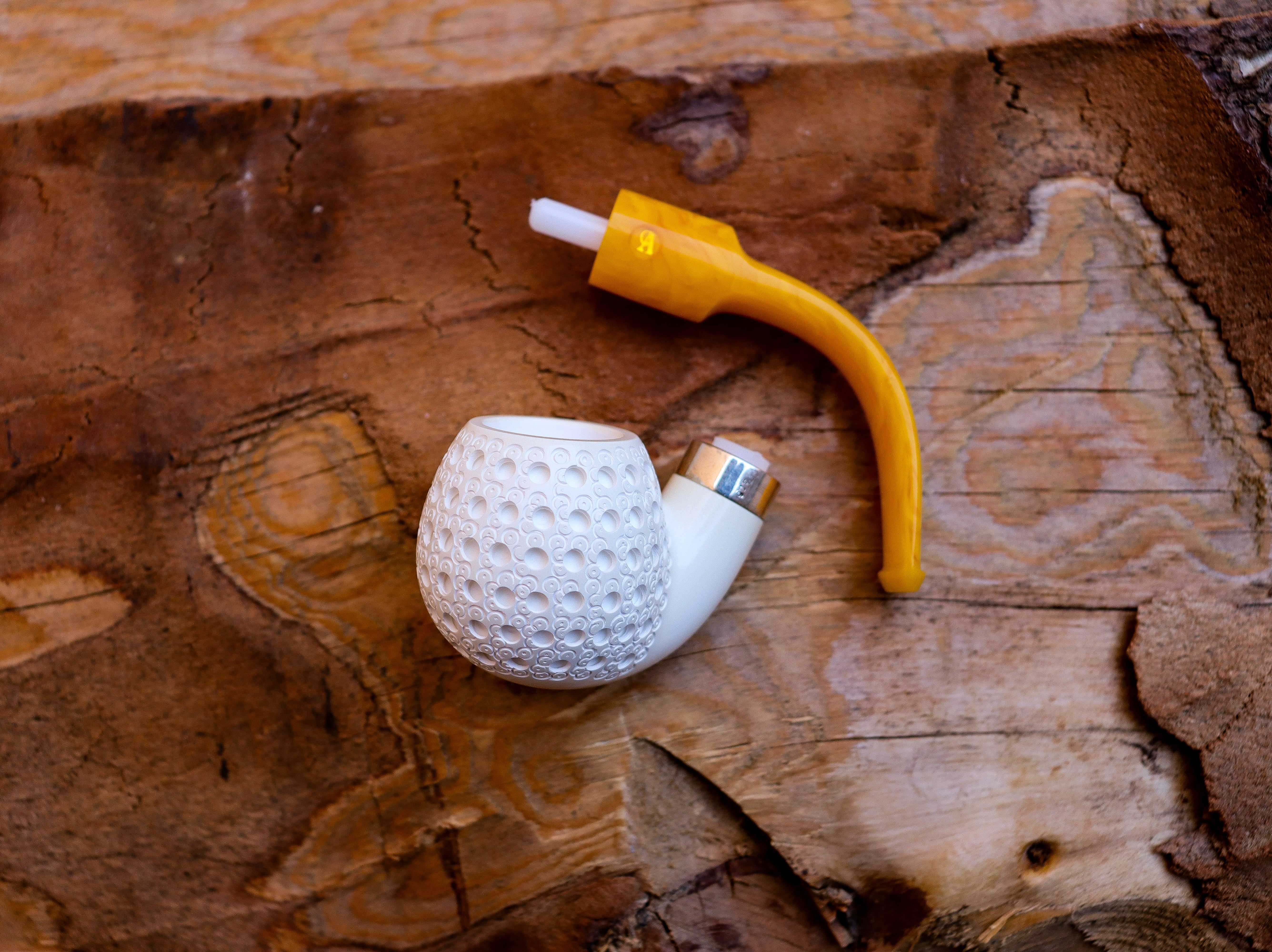 Handmade Astaş Meerschaum Pipes, Apple, Latticed Carved, Silver Ring, With Leather Case