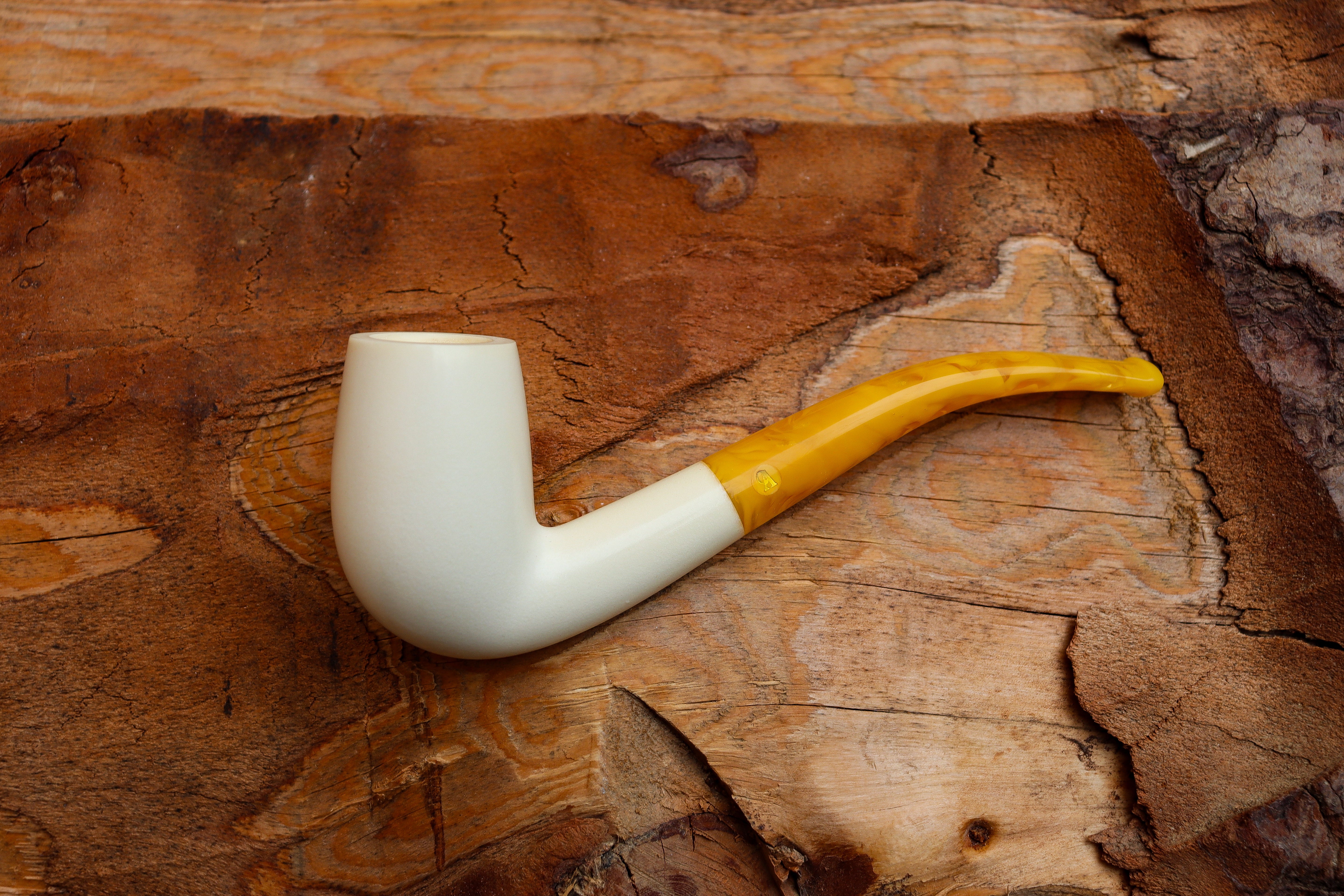 Half Bent Astaş Meerschaum Pipes, White, Large Size,Smooth Carved, With Fitted Case