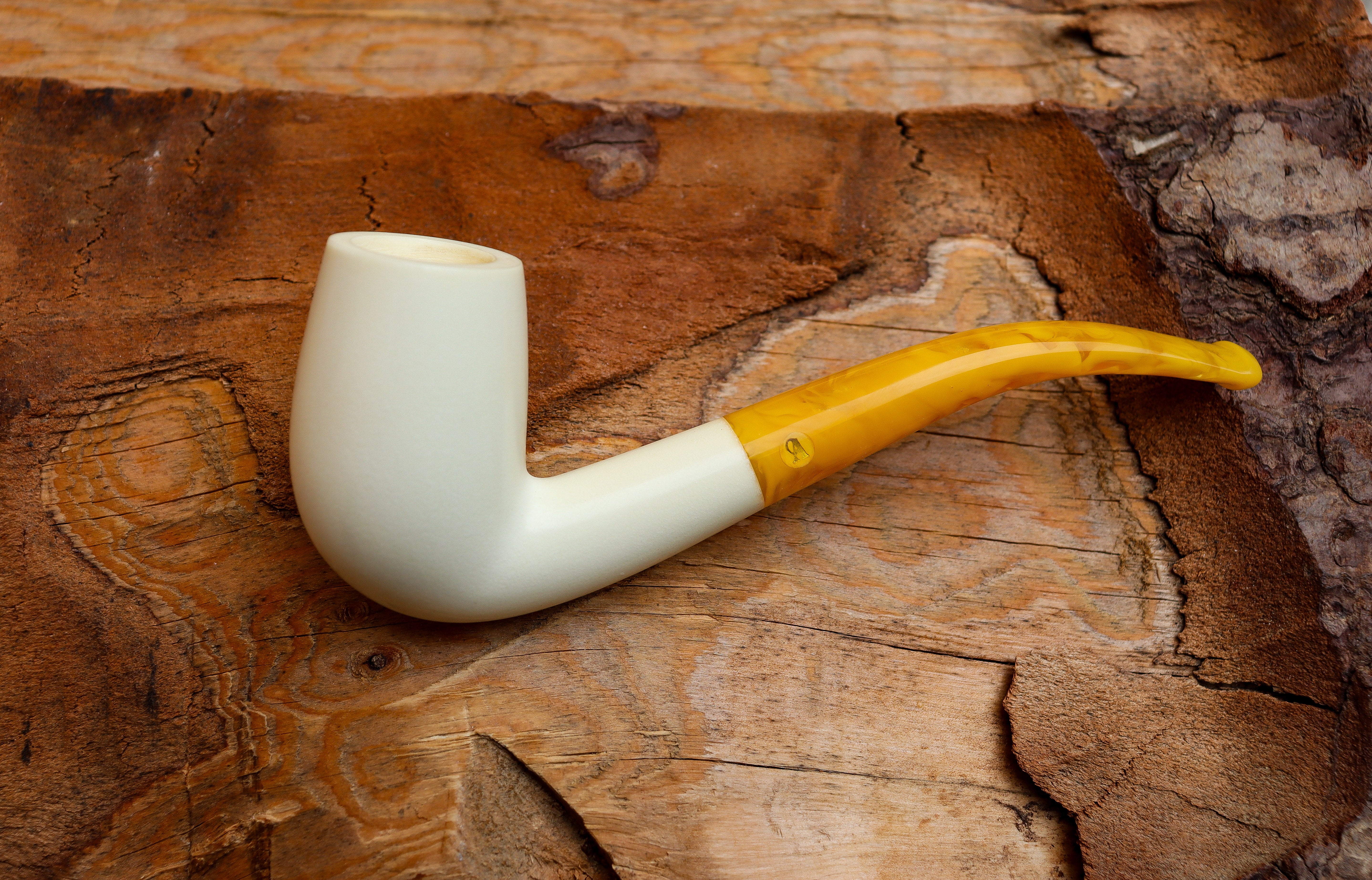 Half Bent Astaş Meerschaum Pipes, White, Large Size,Smooth Carved, With Fitted Case