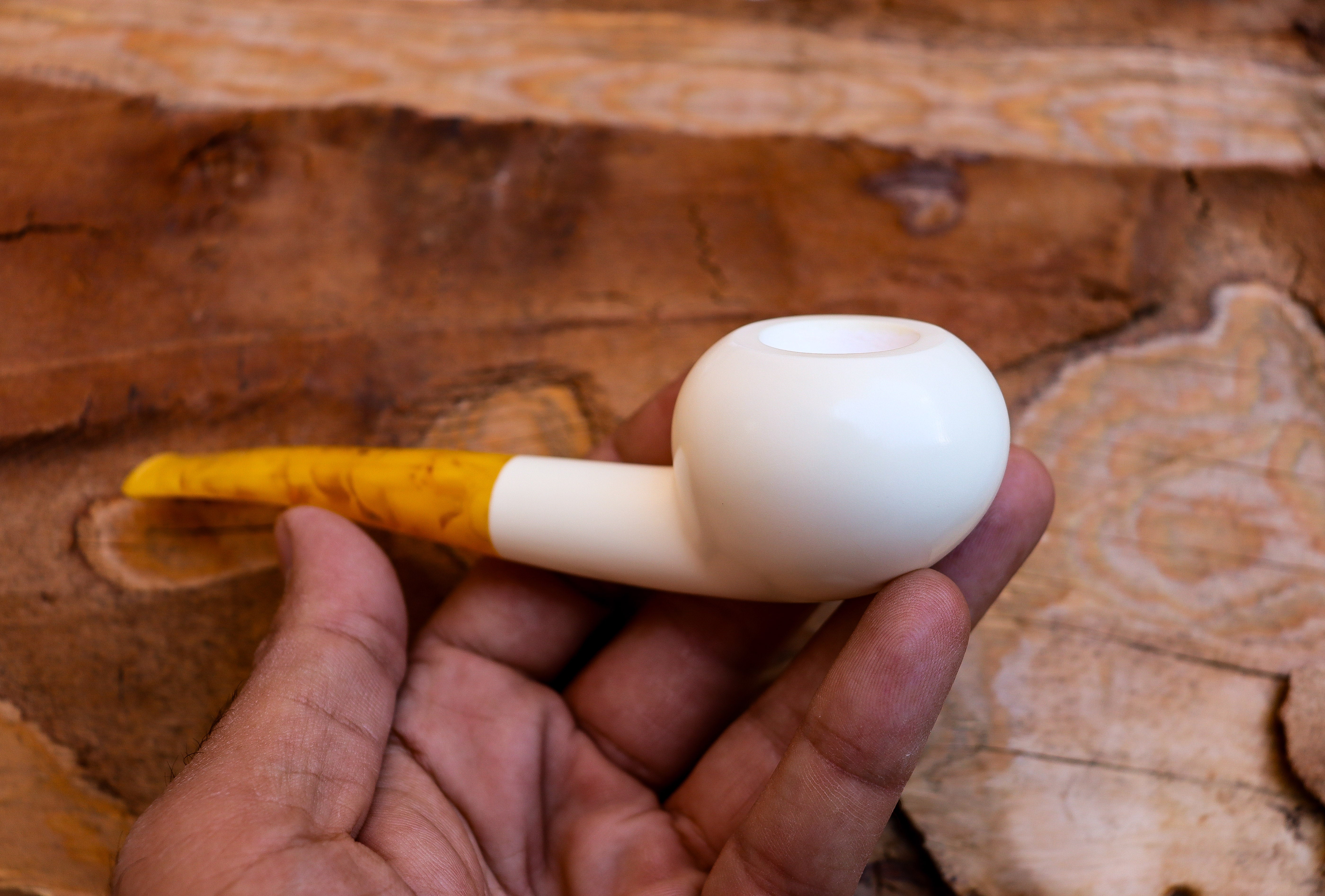 Handmade Astaş Meerschaum  Pipes, Apple, White, Smooth, With Fitted Case