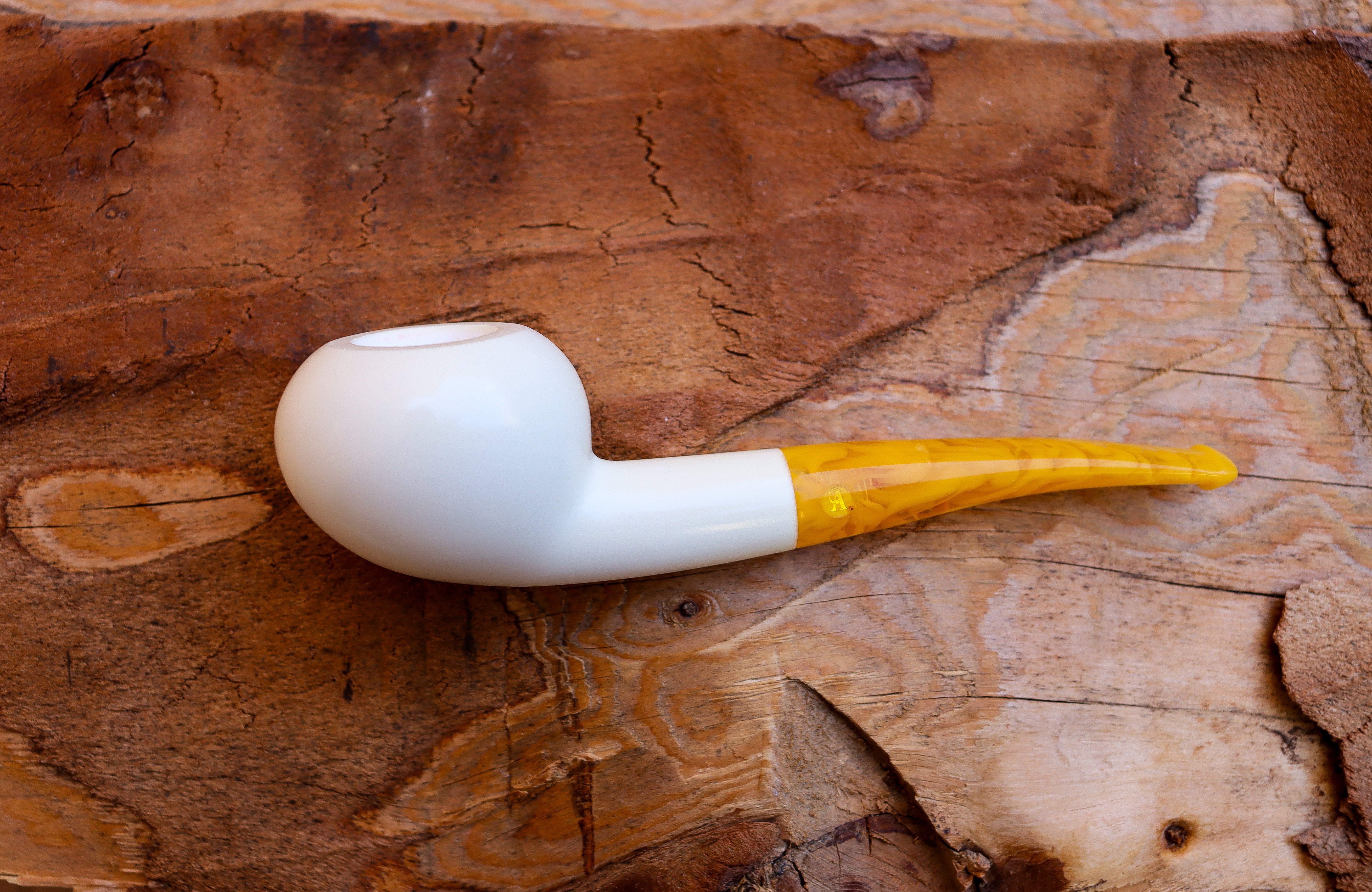 Handmade Astaş Meerschaum  Pipes, Apple, White, Smooth, With Fitted Case