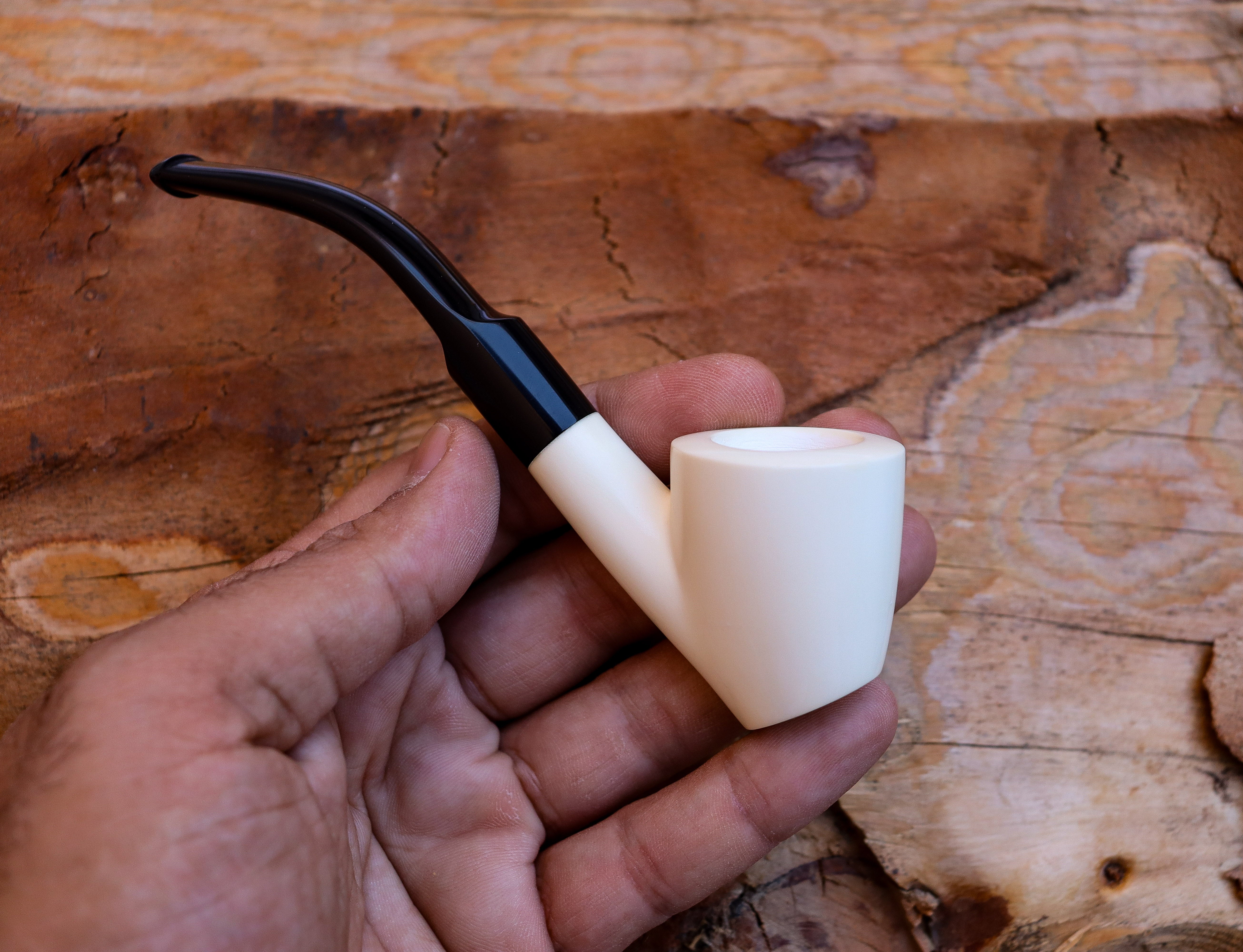 Handmade Astaş Meerschaum Pipes, Freehand, Smooth Carved, With Fitted Case
