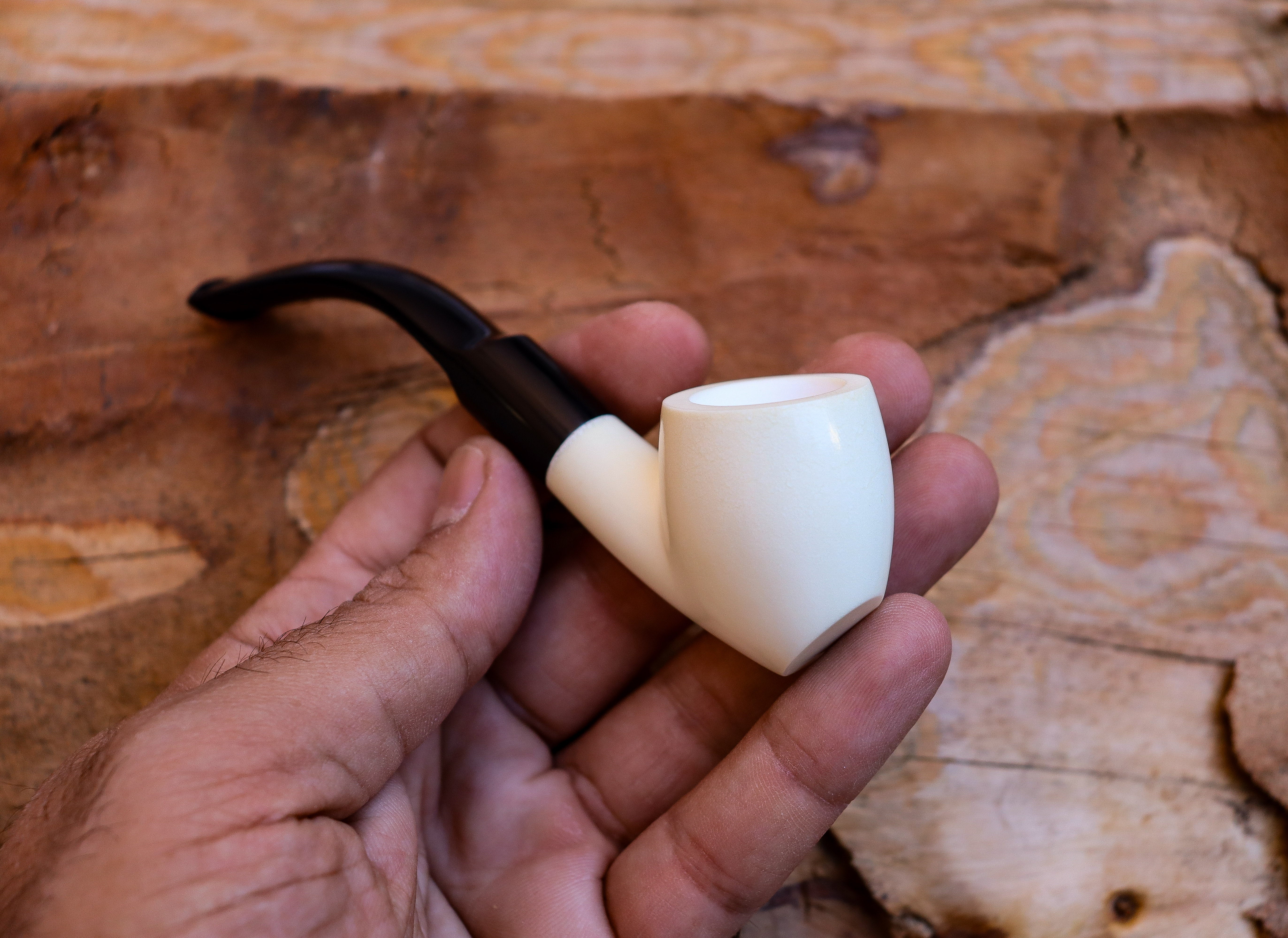 Handmade Astaş Meerschaum Pipes, Freehand, Smooth Carved, With Fitted Case