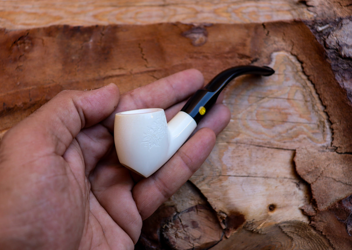 Handmade Astaş Meerschaum Pipes, Freehand, Smooth Carved, With Fitted Case
