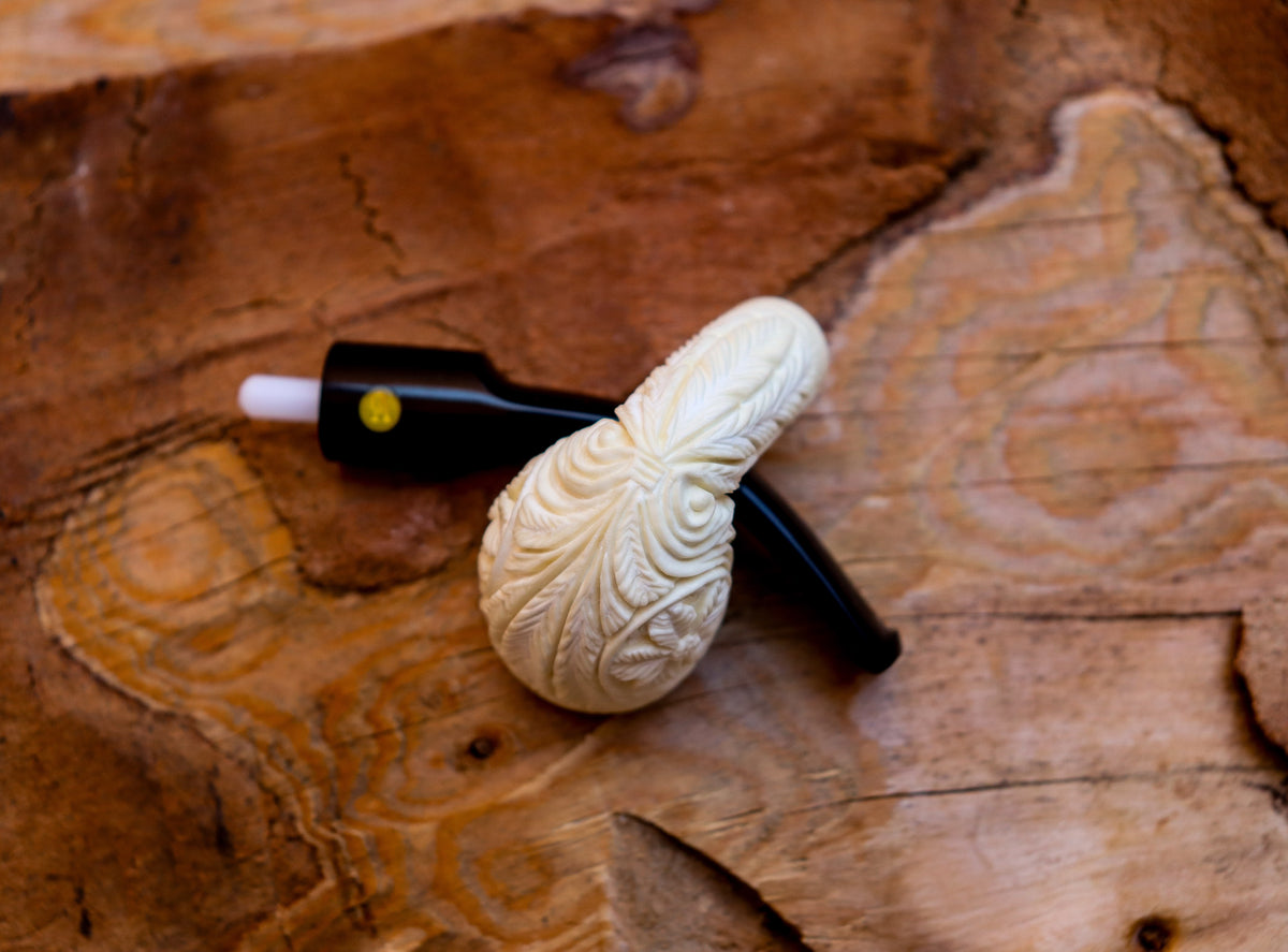 Handmade Astaş Meerschaum Pipes, Floral Patterned, White, With Fitted Case