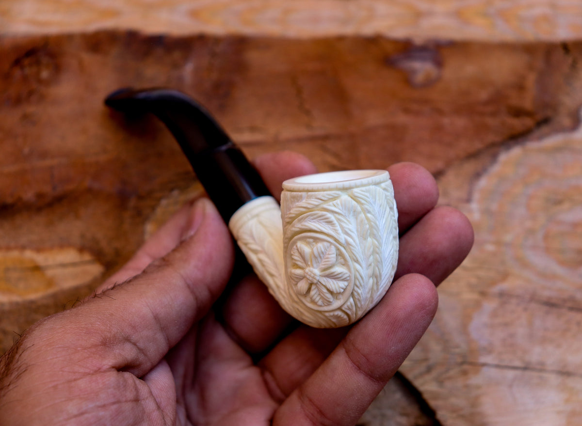 Handmade Astaş Meerschaum Pipes, Floral Patterned, White, With Fitted Case