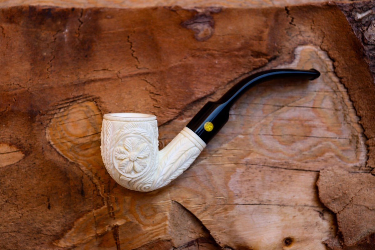 Handmade Astaş Meerschaum Pipes, Floral Patterned, White, With Fitted Case