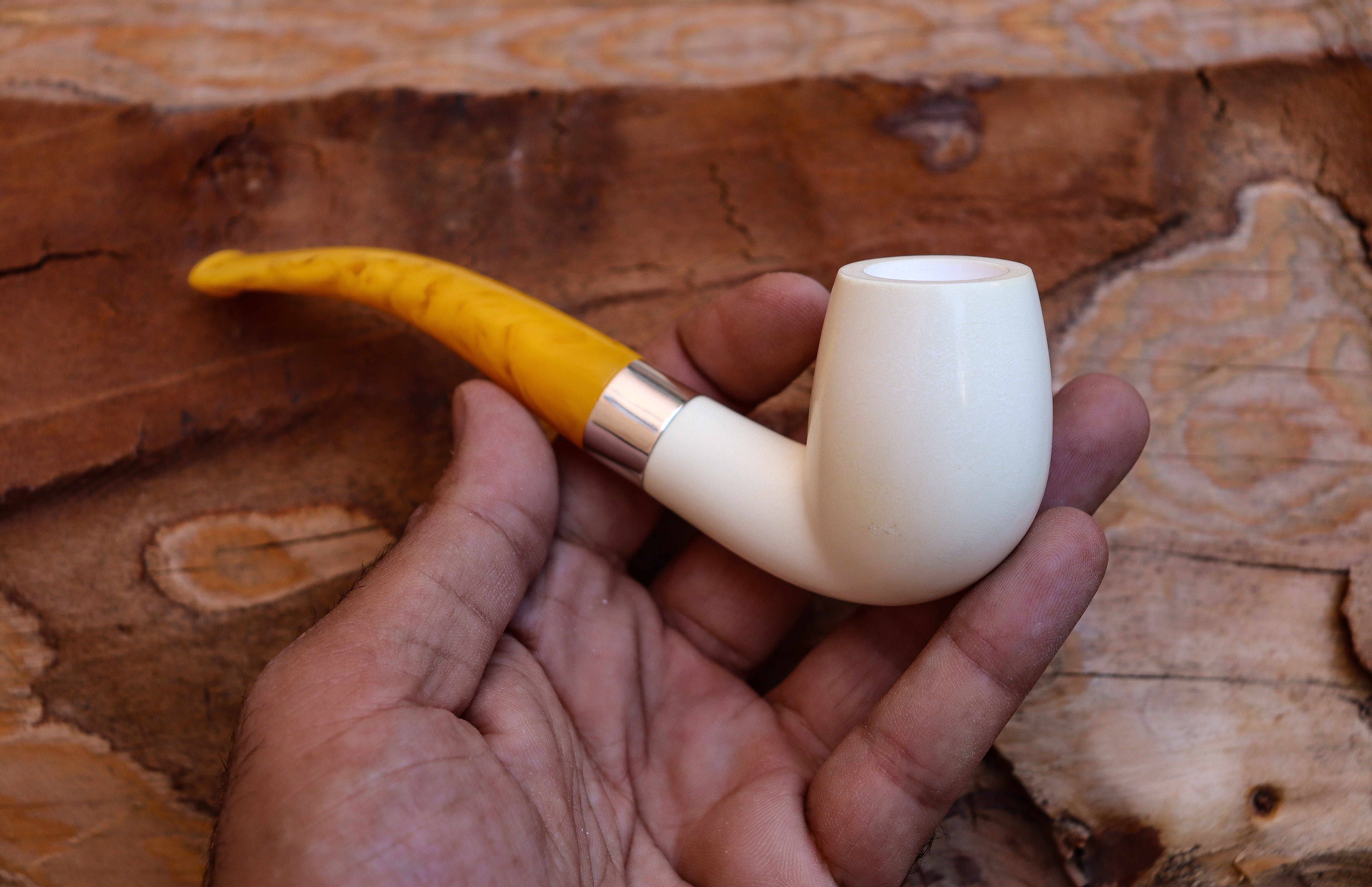 Handmade Astaş Meerschaum Pipes, Half Bent, Silver Ring, Extra Large, Smooth Carved, With Fitted Case