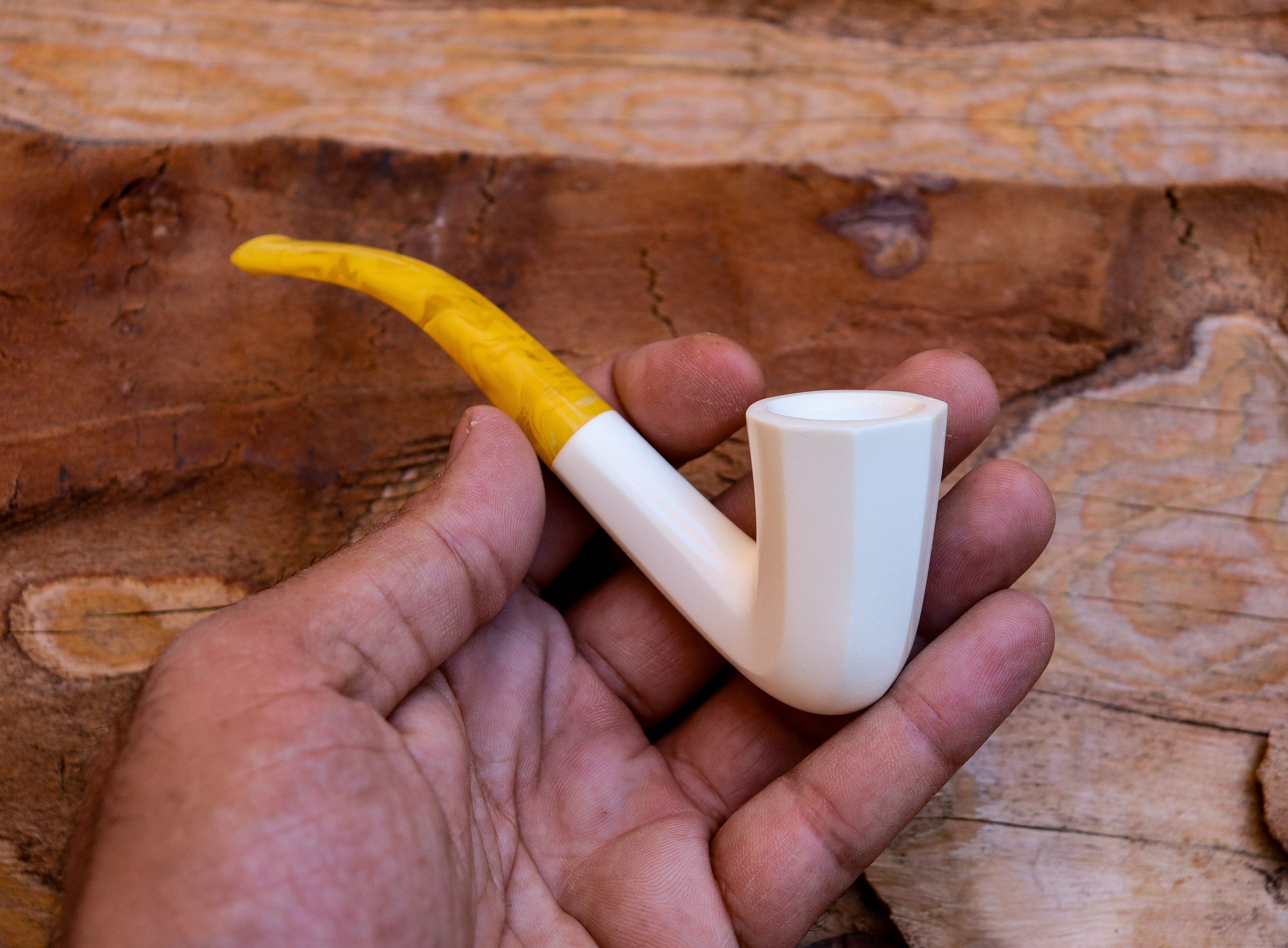 Handmade Astaş Meerchaum Pipes, Dublin Panel, Smooth Carved, Large, With Fitted Case