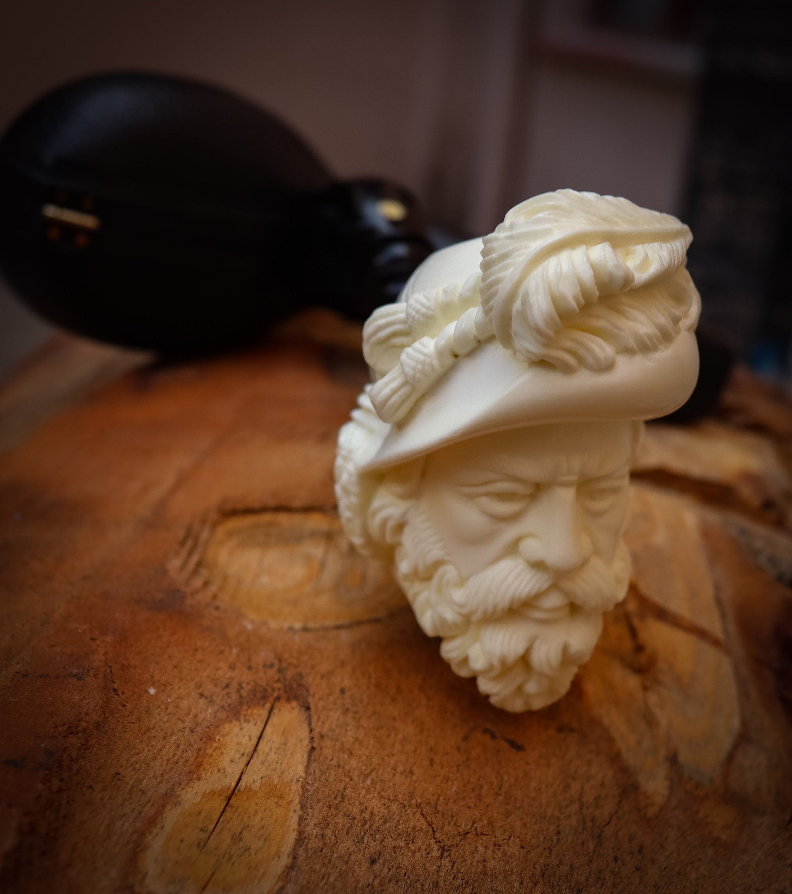 Chevailer Patterned Meerschaum Pipe