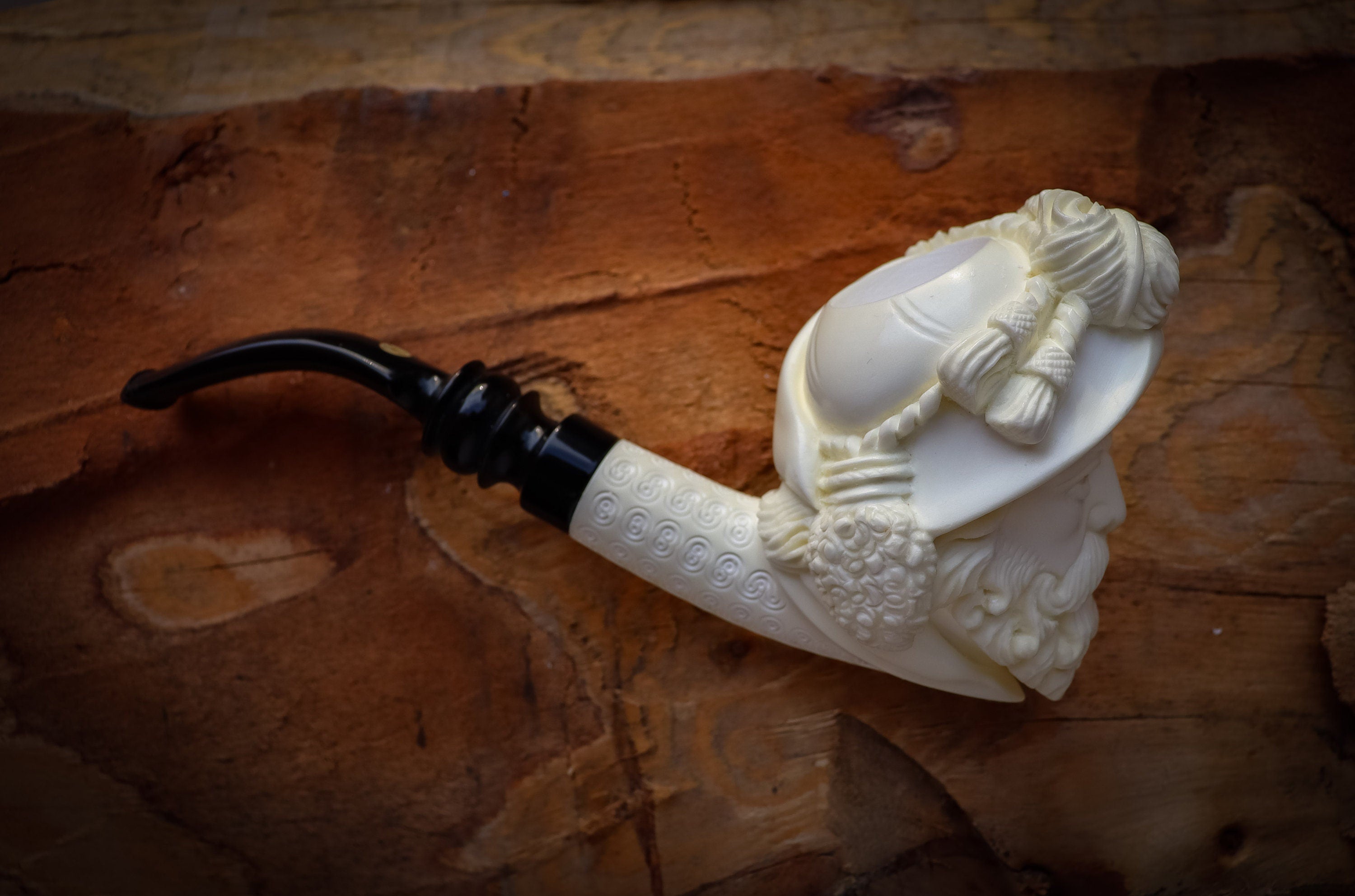 Chevailer Patterned Meerschaum Pipe