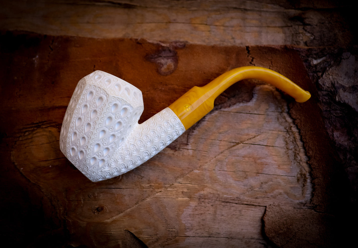 Embriodered Special Hand Crafted Panel Model Meerschaum Pipe With Leather Box -Astaş Meerschaum