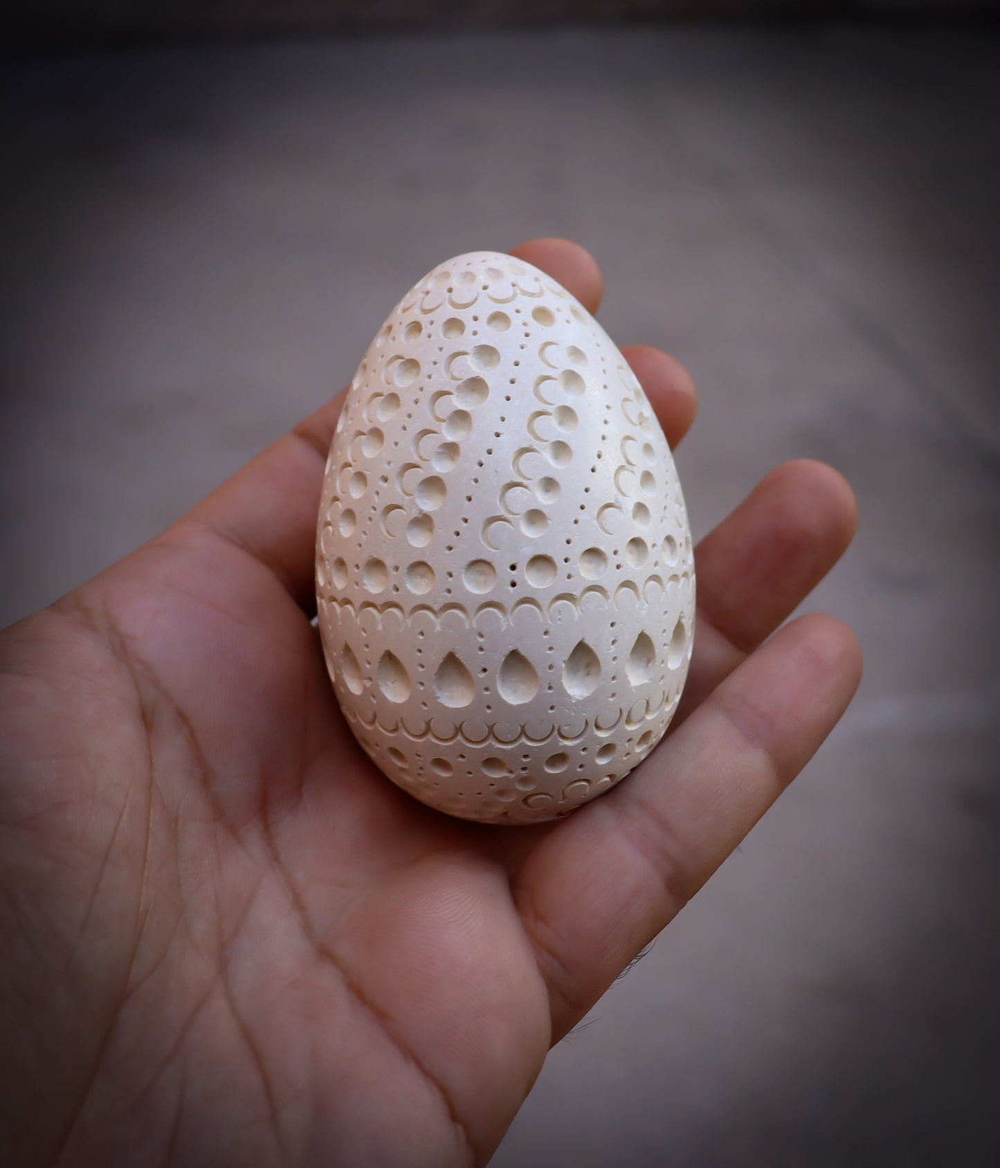 Astaş Meerschaum Egg Bust | Handmade | Decorative Art for Office or Home Decor | Sculpture